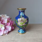 Ancien petit vase bleu en laiton cloisonné motif fleurs pivoine rose