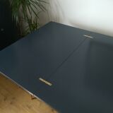 Vintage wallet table