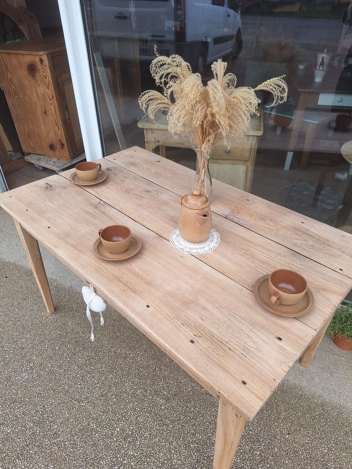 Farm table