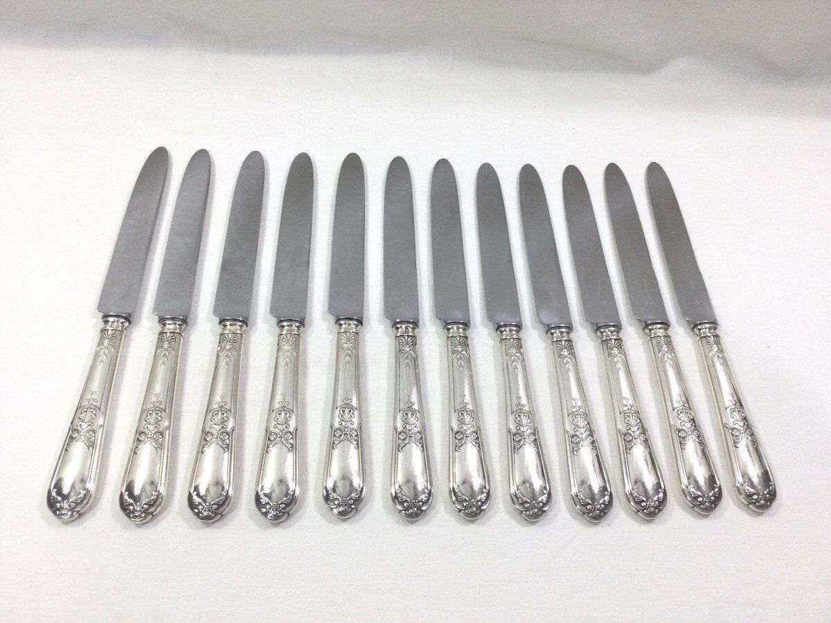 Saint Medard - Housewife Empire