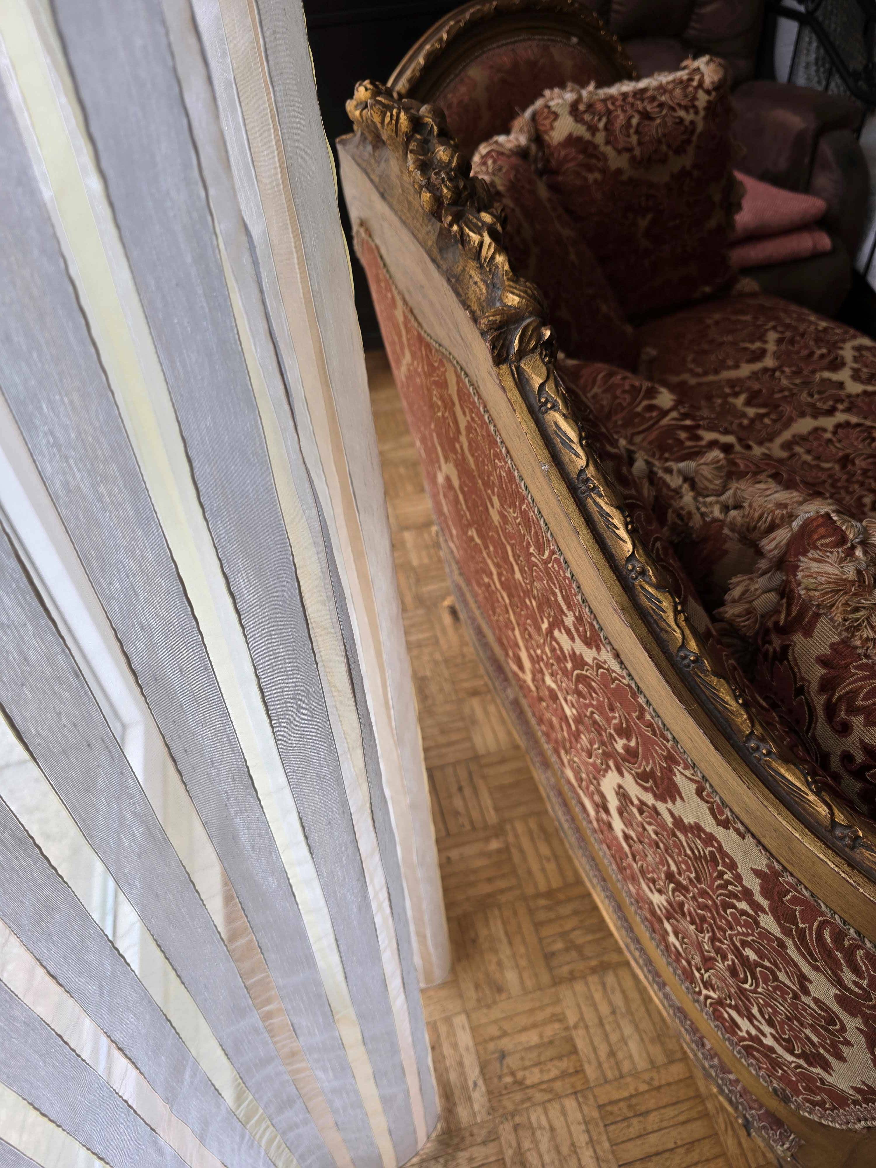 Louis XV style canapé