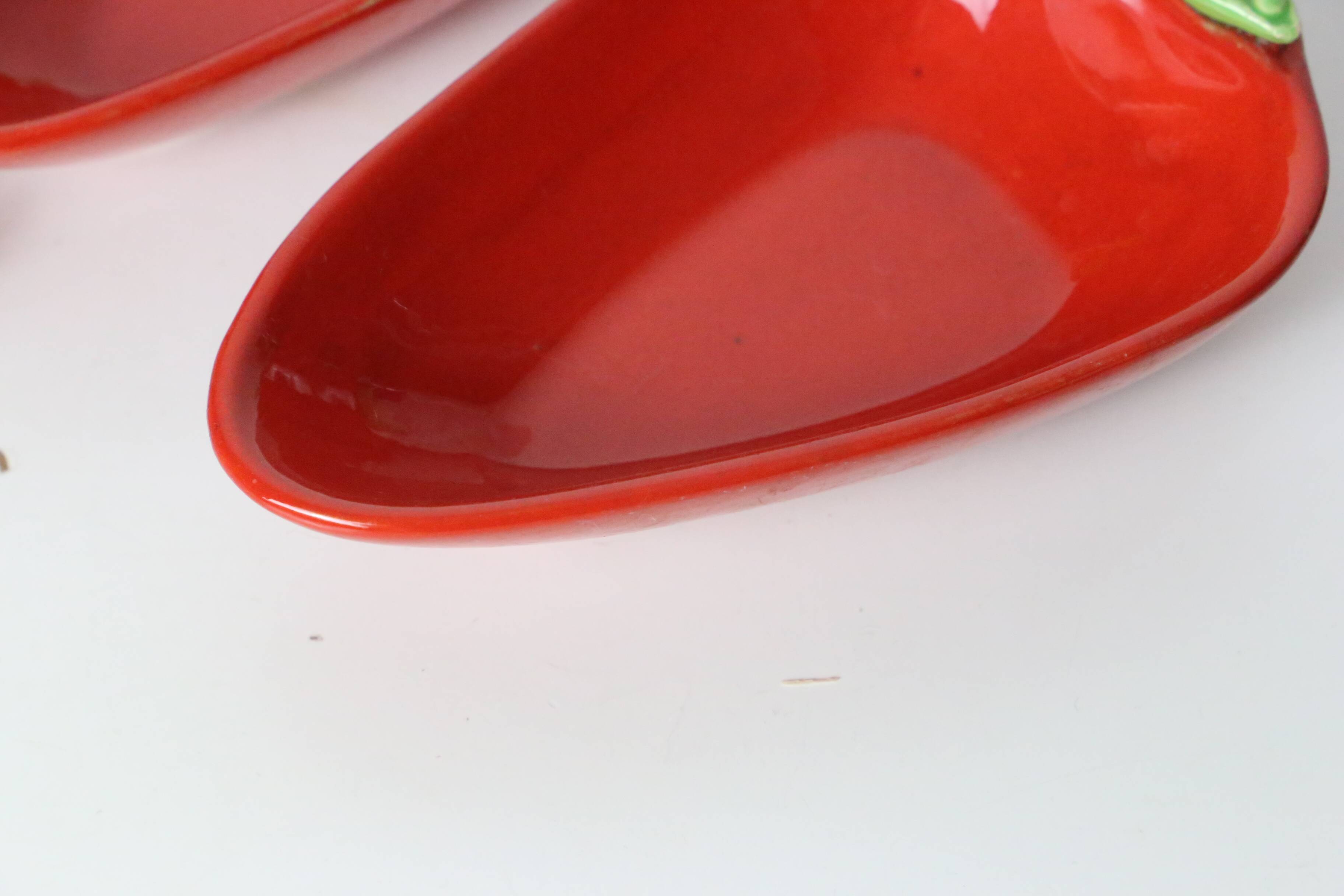 Pair of Saint Clément barbotine dishes