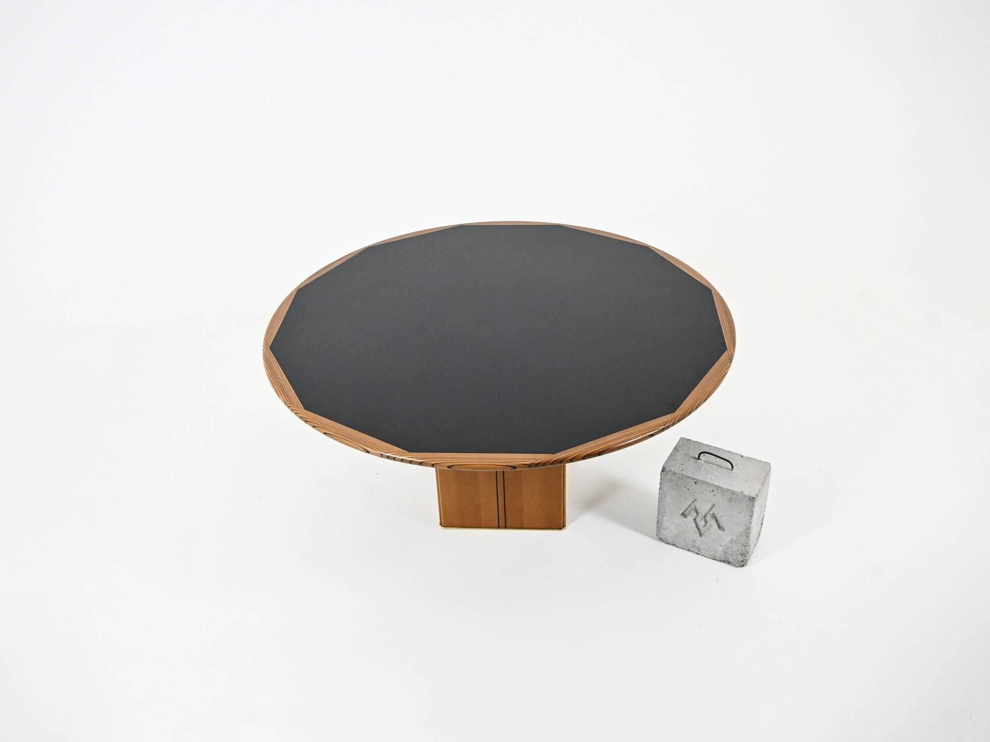 Round table "Africa" by Afra and Tobia Scarpa for Maxalto, 1975