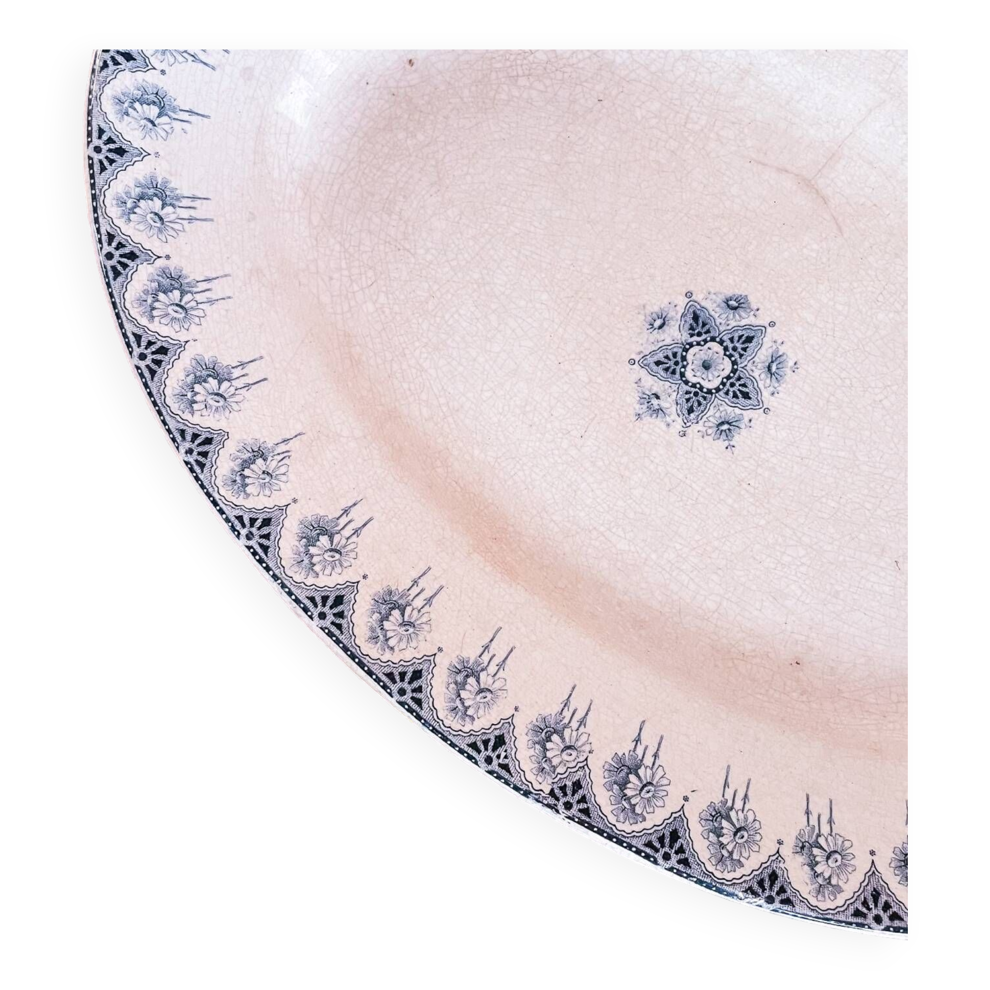 Oval iron earth dish