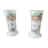 Paire de vases anciens en opaline peinte début XIXᵉ siècle