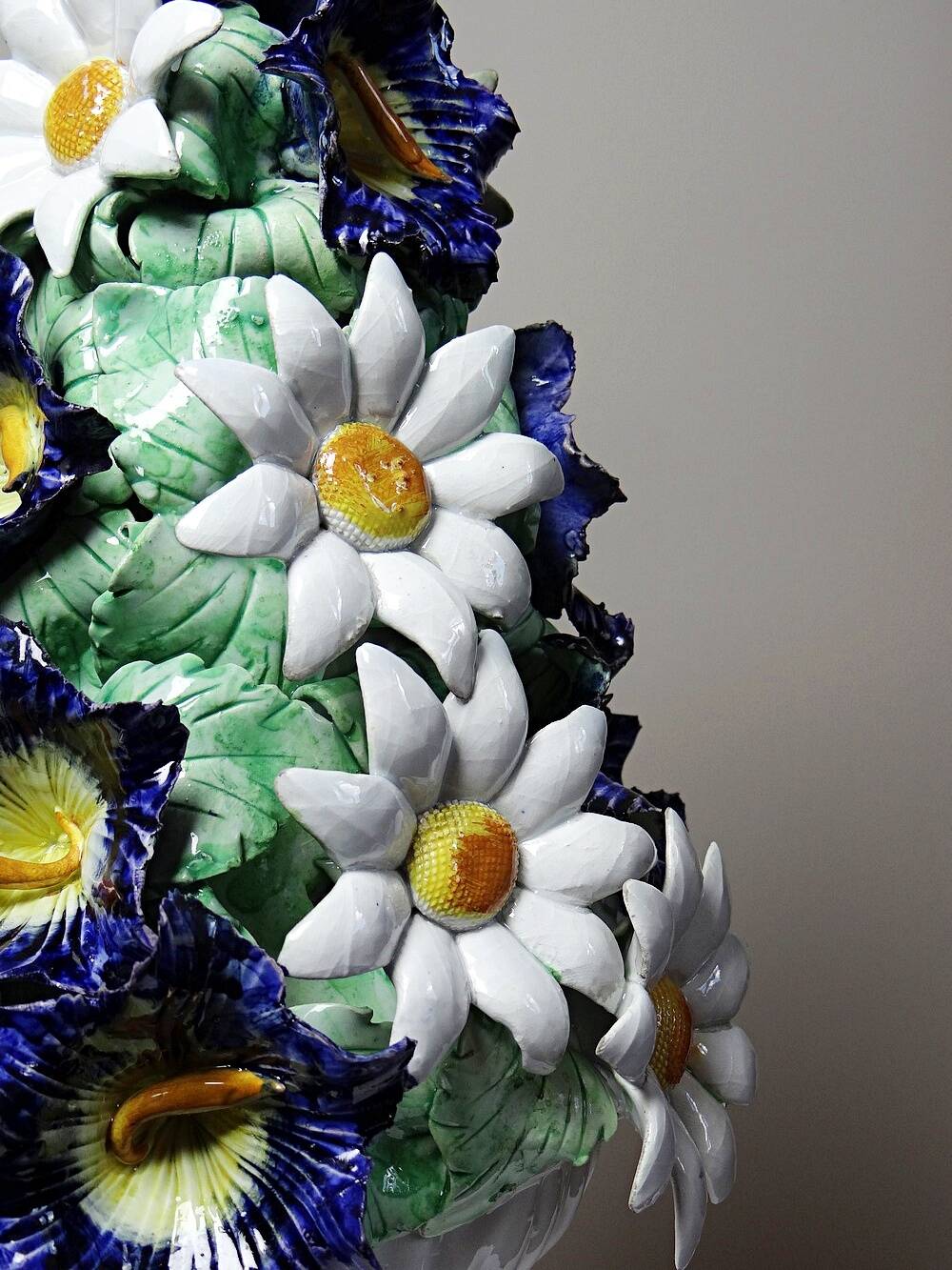 Centre de table trompe l'oeil faïence Italienne vintage corbeille de fleurs