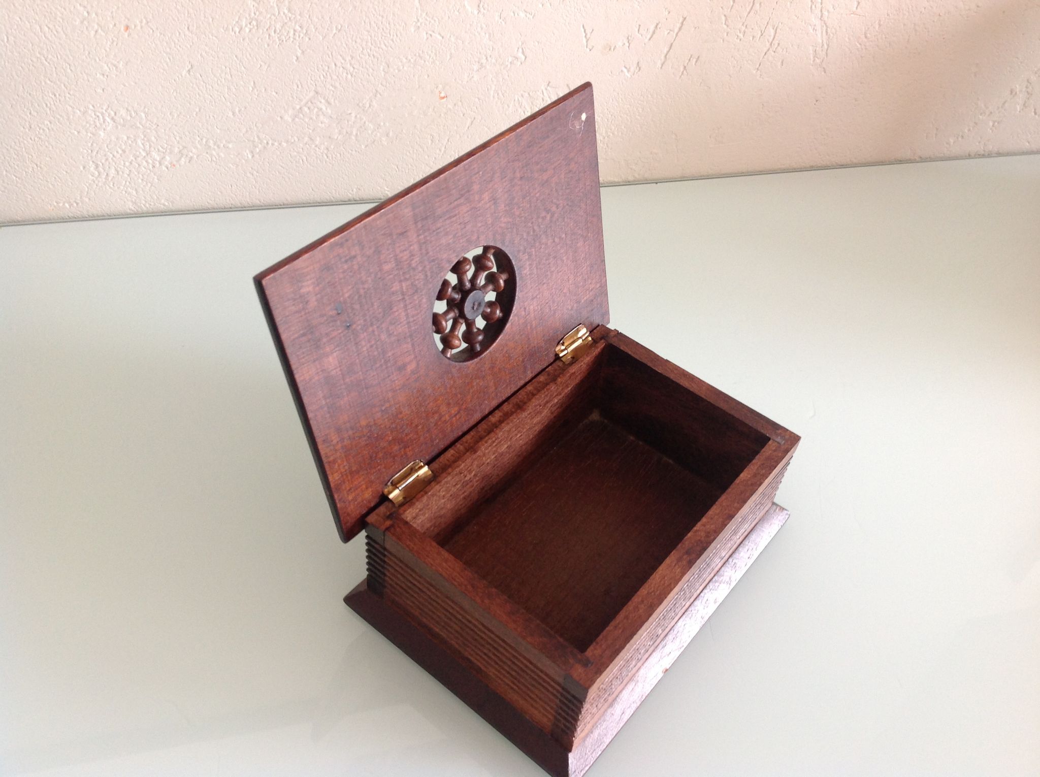 Old patented open-wood cigarette box 30-40 years
