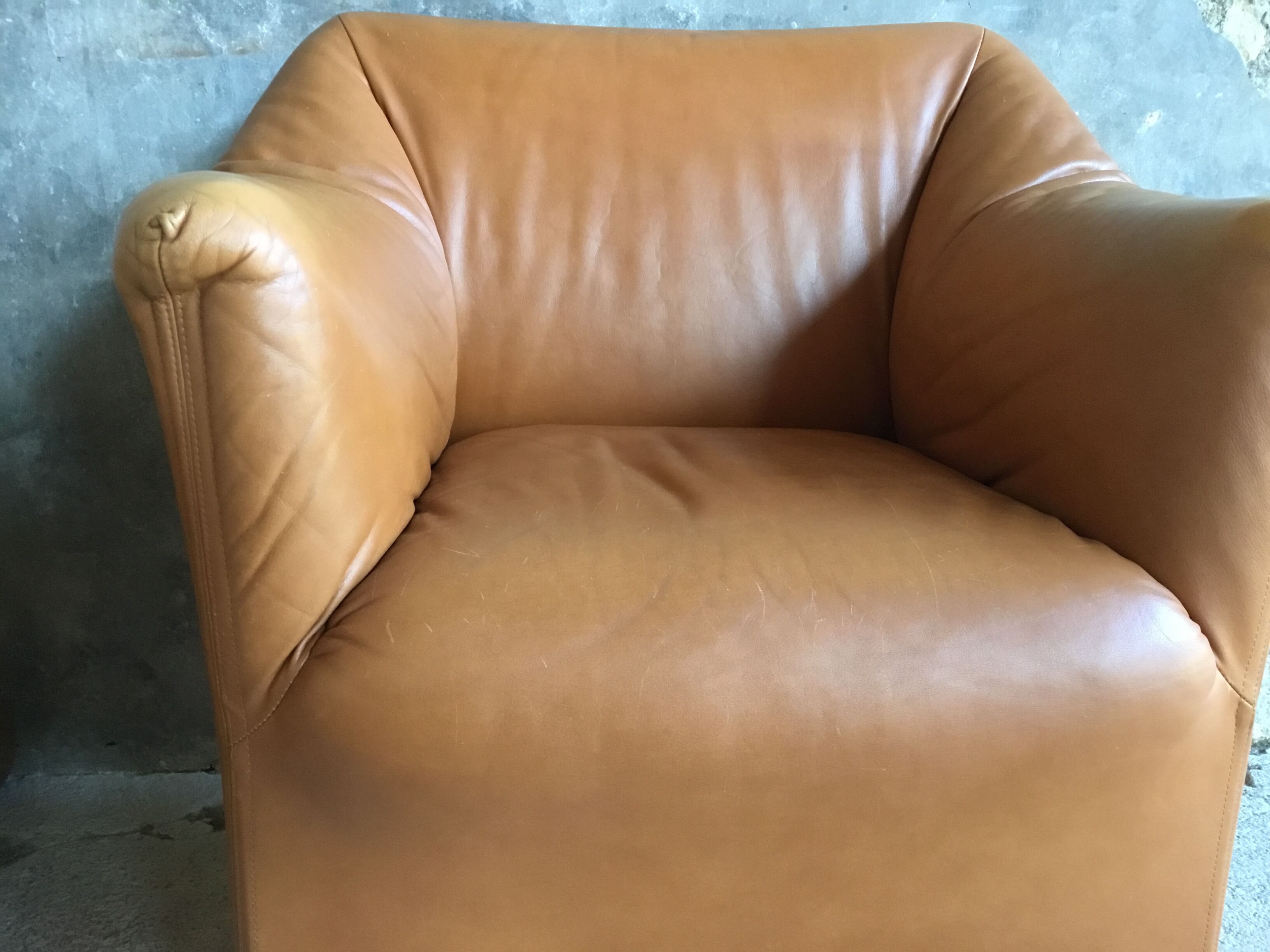 Pair of convertible armchairs in cognac leather - vintage 1970
