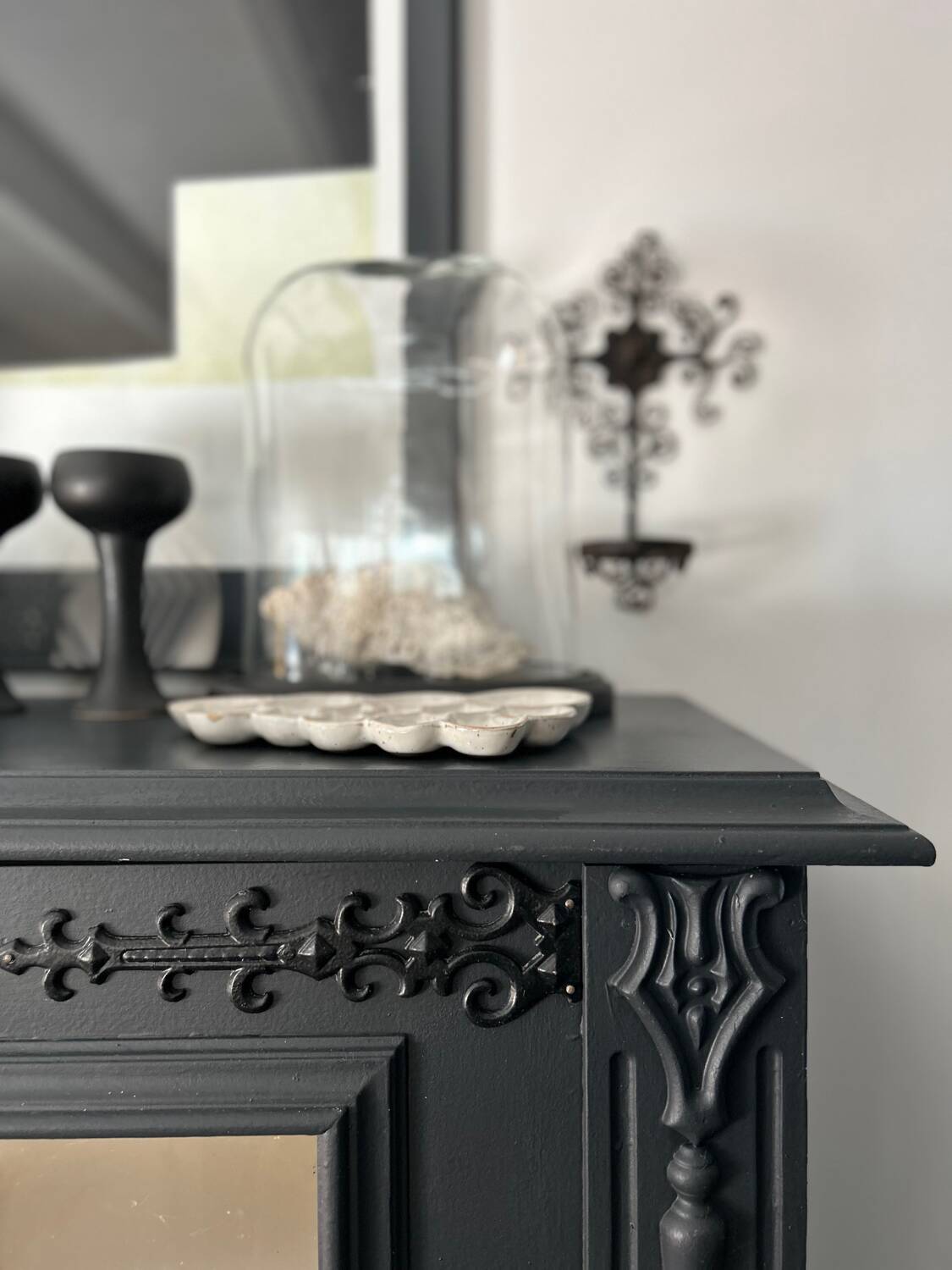 Colonial style display cabinet