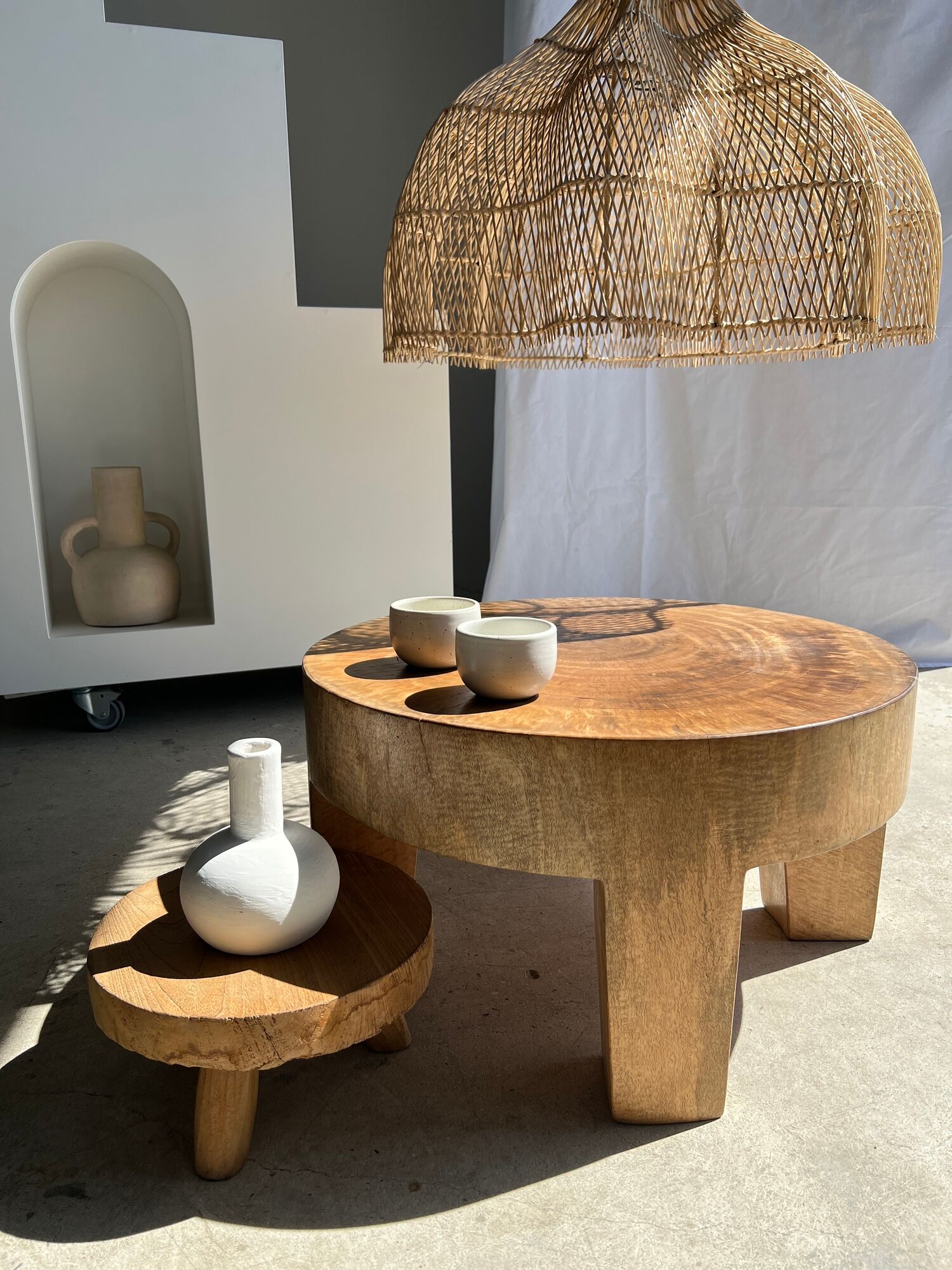 Rattan pendant lamp in the shape of a flower