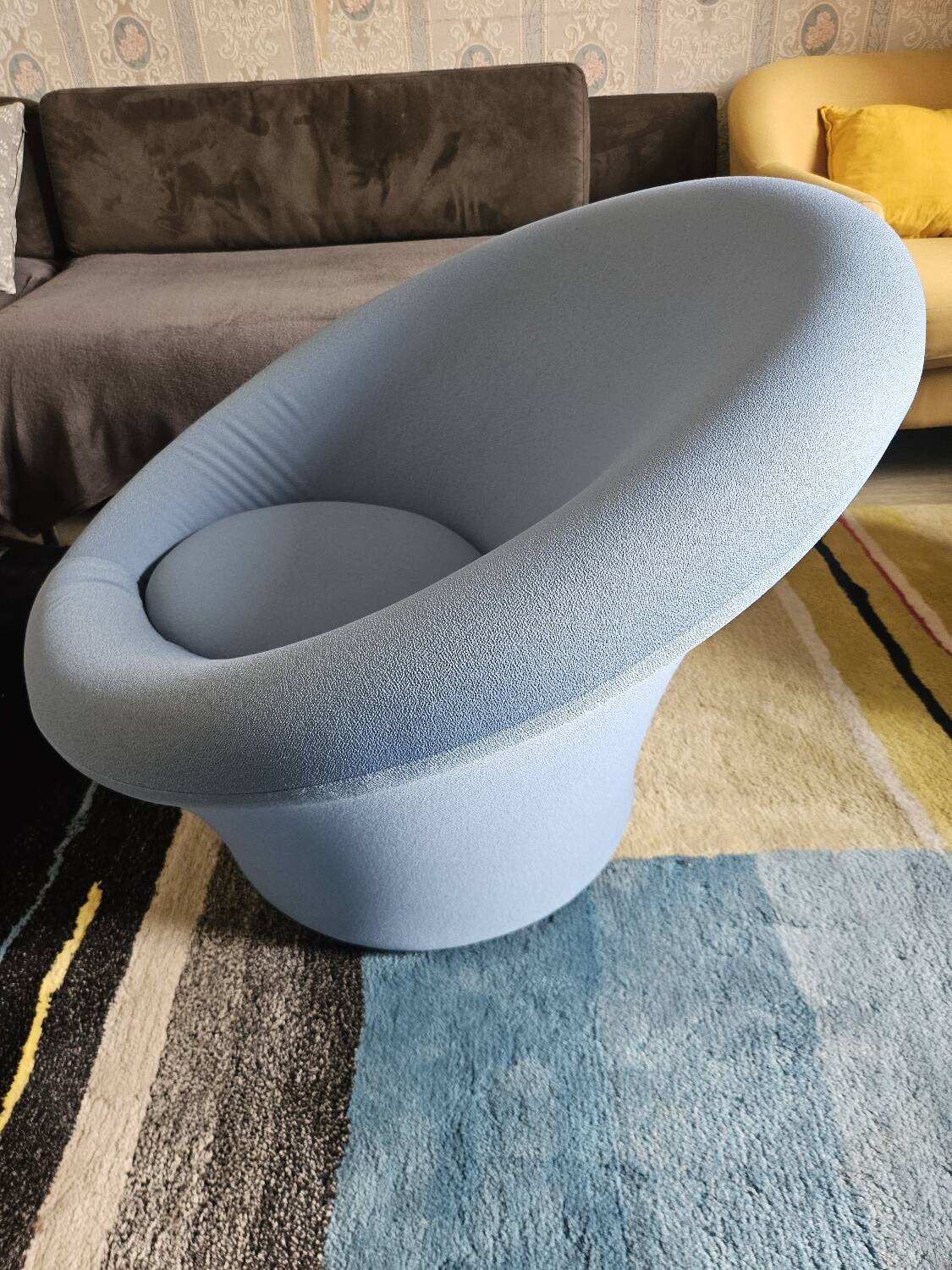 Pierre Paulin mushroom chair