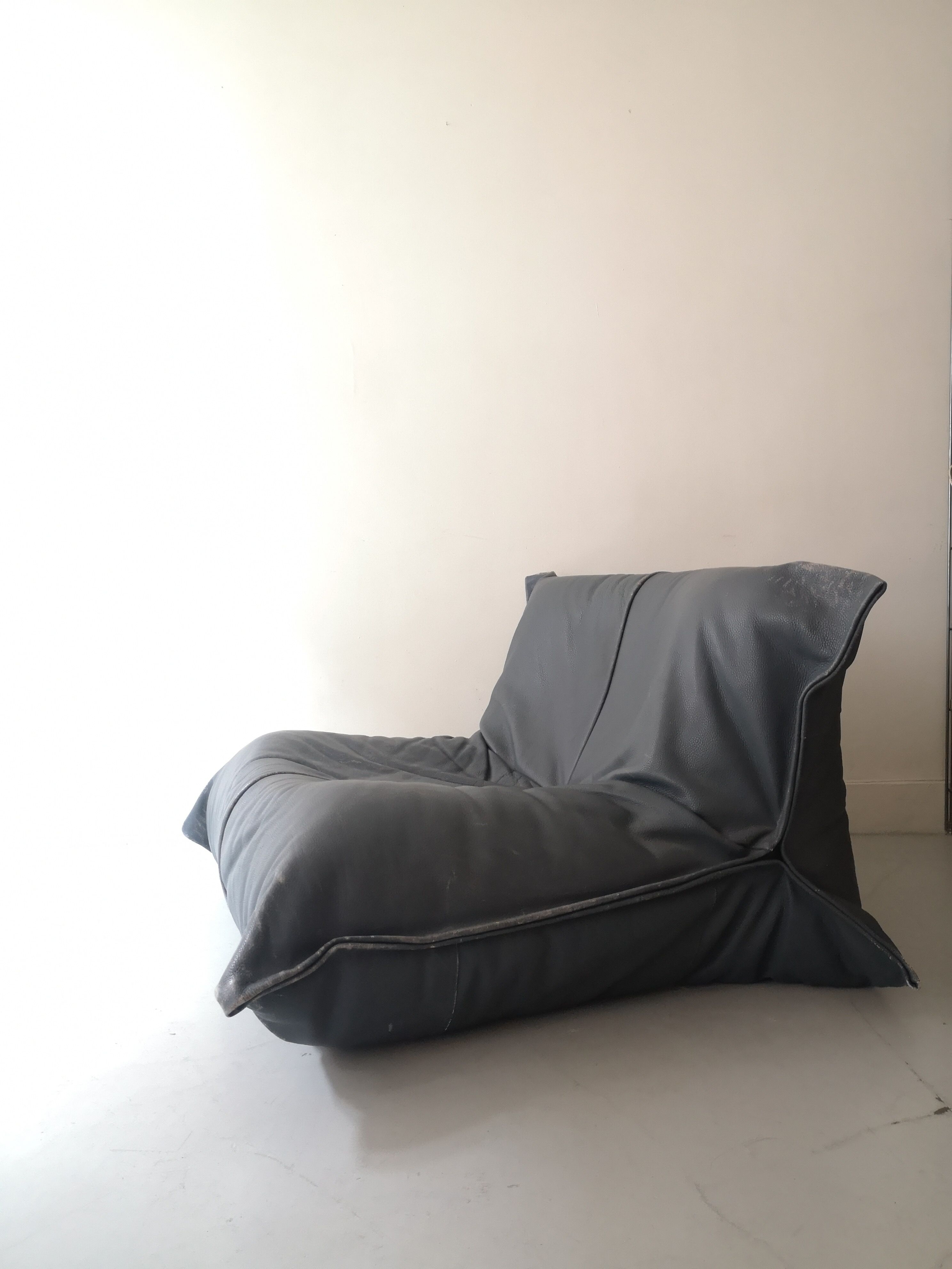 Ligne Roset heating and pouf ensemble, 1970
