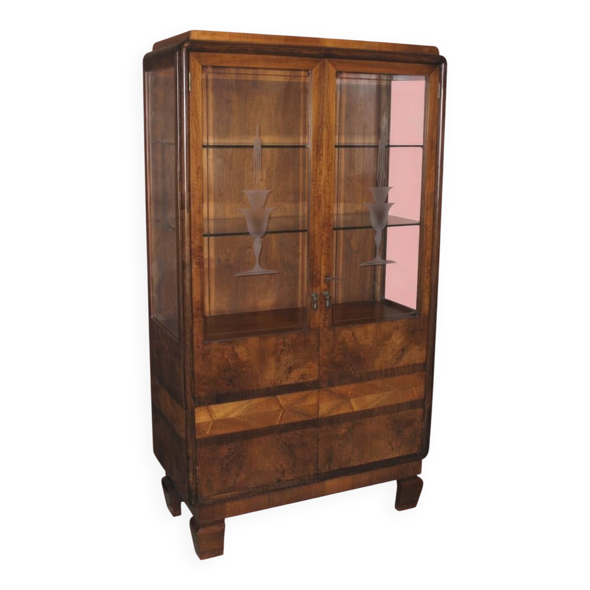 Art Deco display cabinet in walnut veneer and engraved glass, 1920s