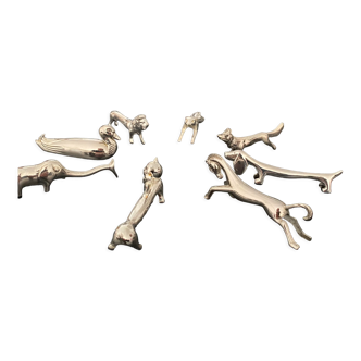 8 different animal knife holders