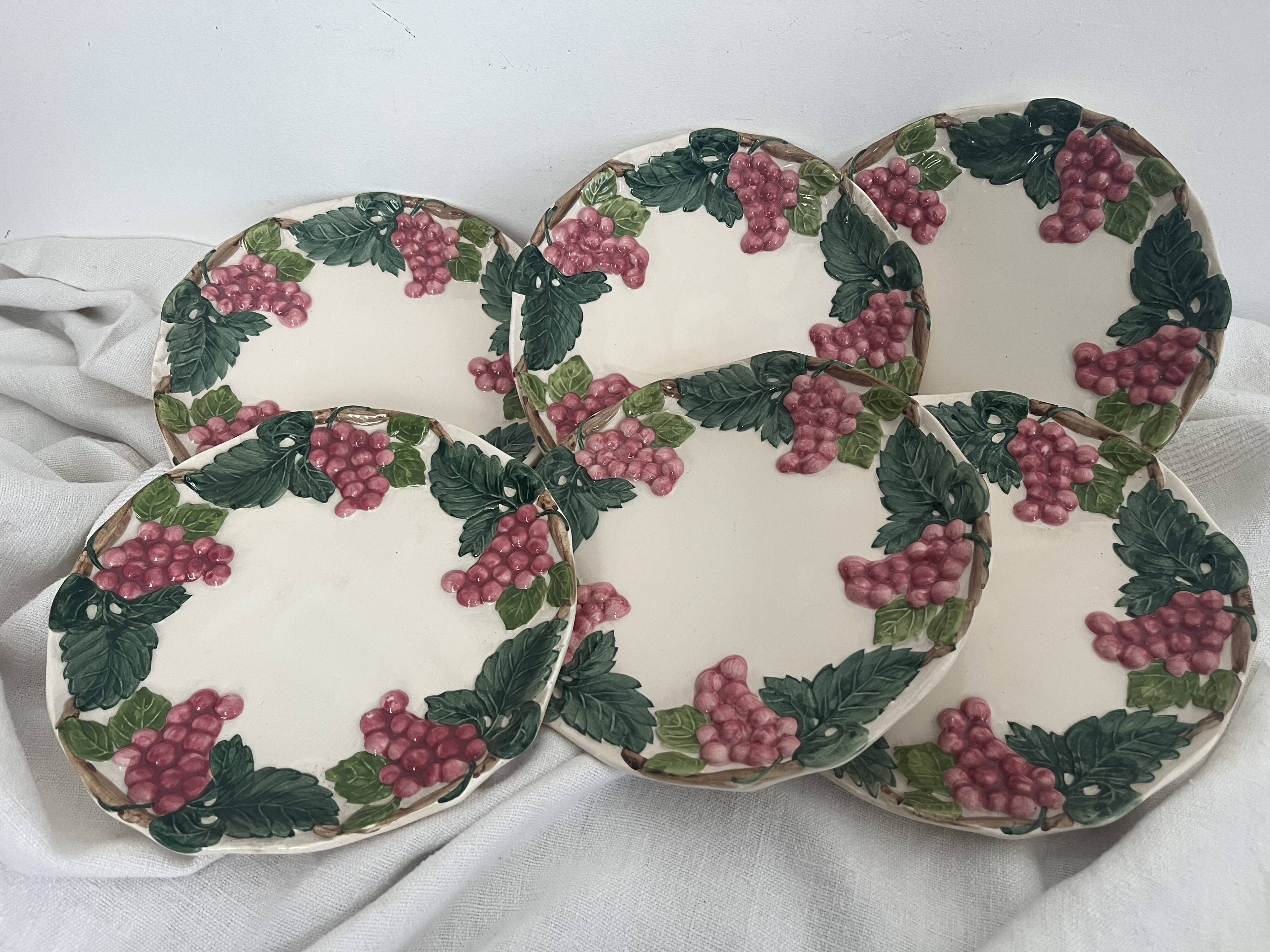 Barbotine plate - Grape