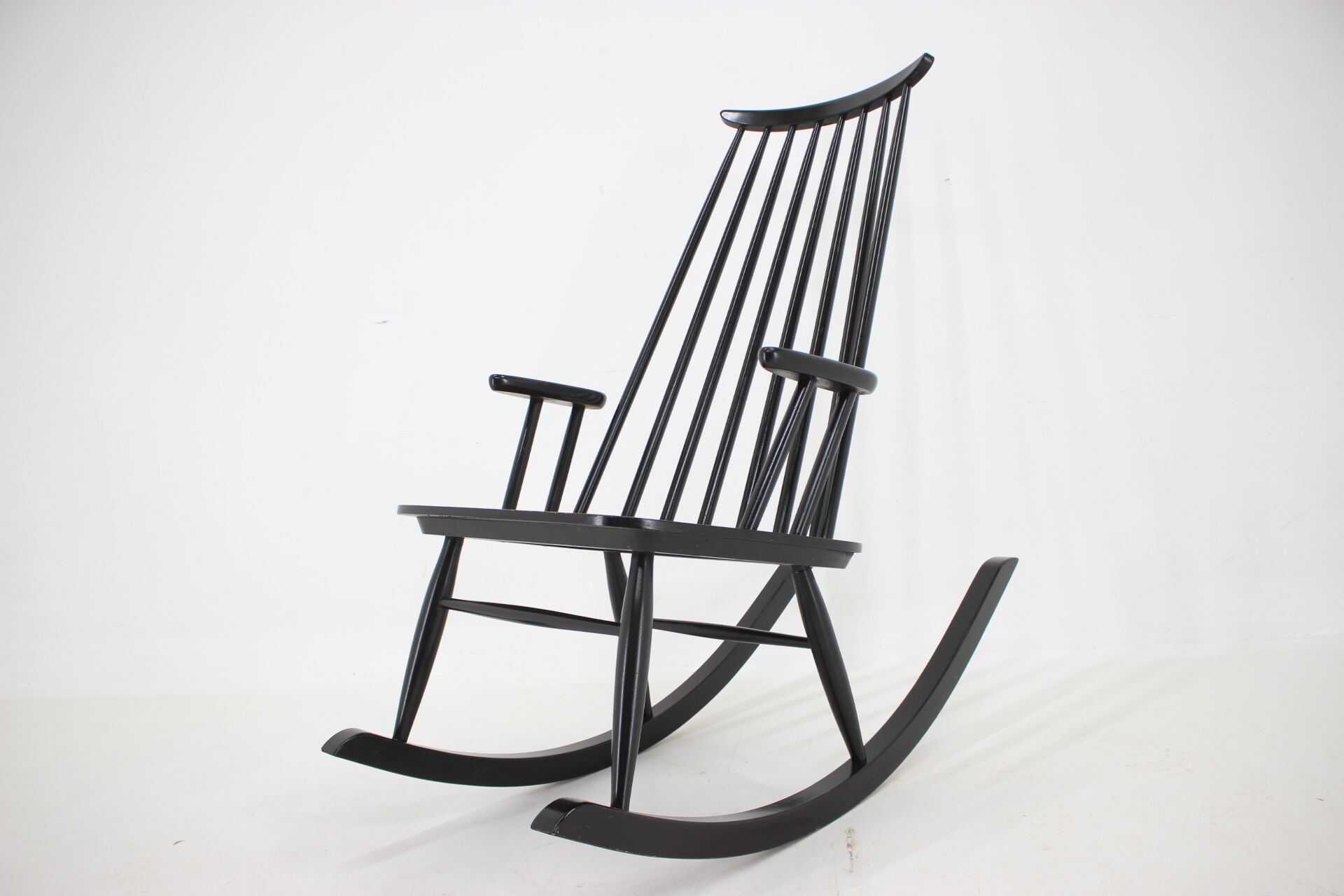 1960s Varjosen Puunjalostus beech rocking chair, Finland