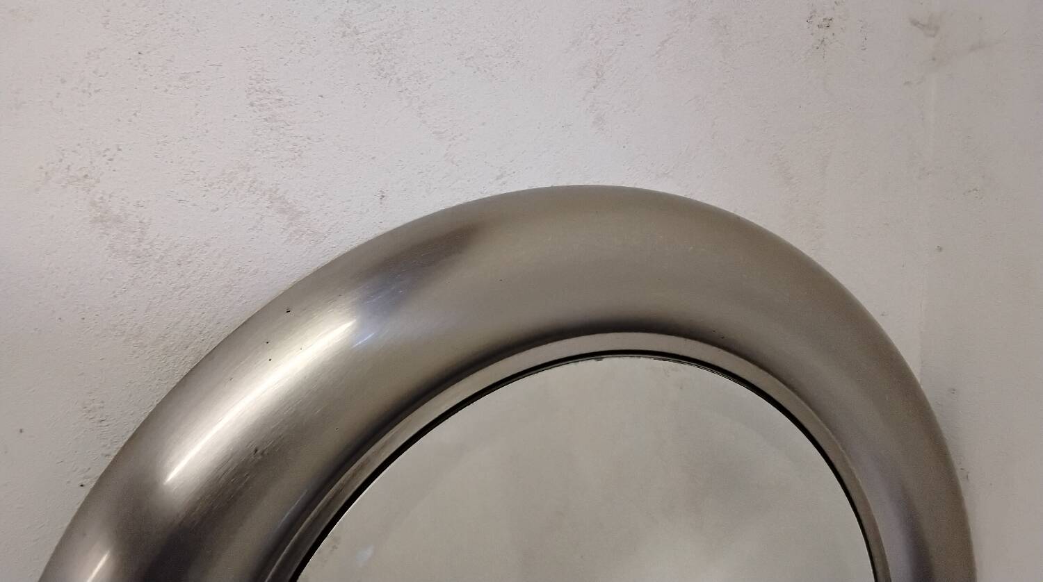 Reggiani round mirror in vintage chrome metal