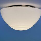 Applique ou plafonnier en verre opalin des années 50, Tchécoslovaquie