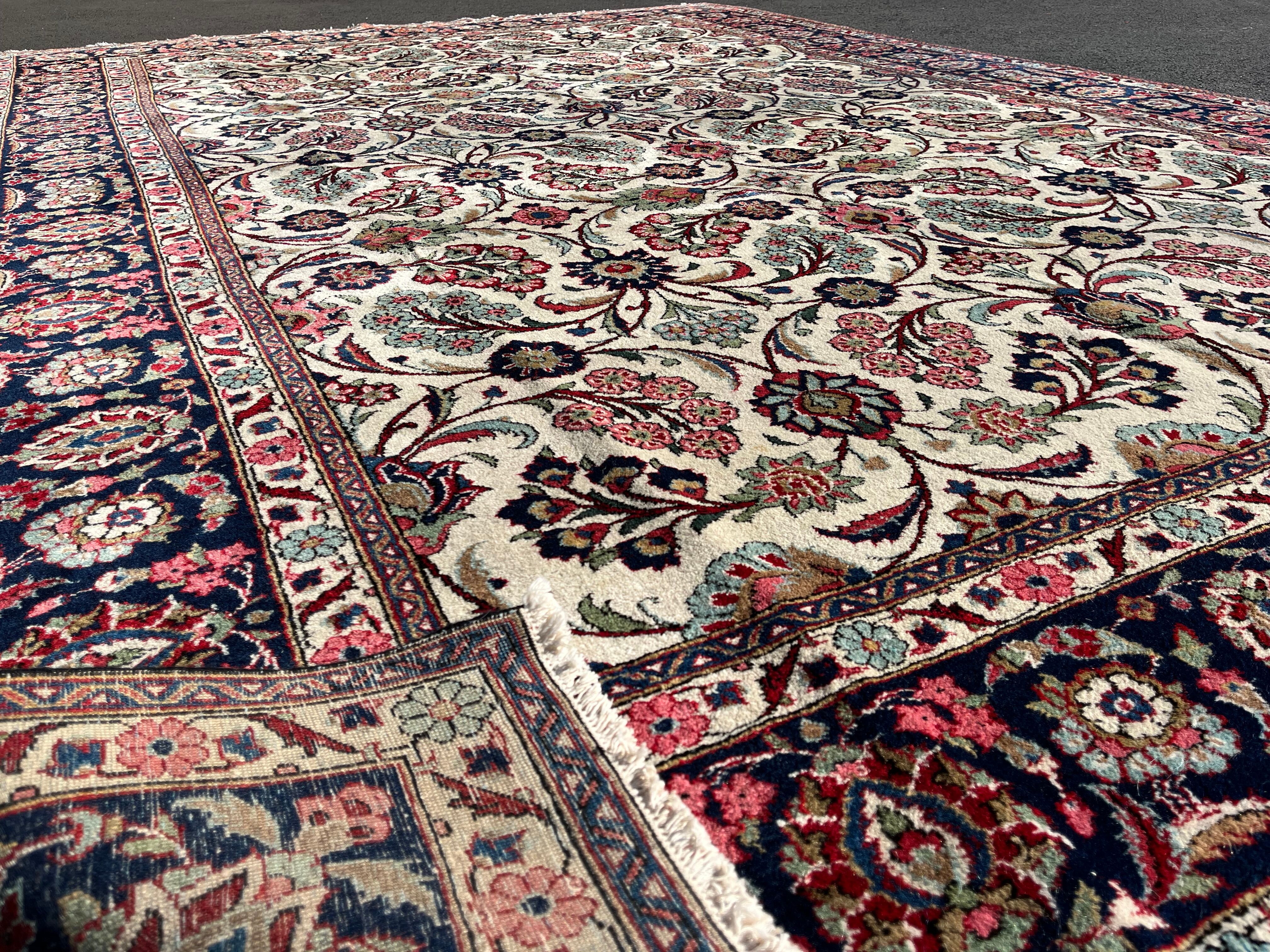 Persian Keshan Rug, Circa 1960. 350x250 cm