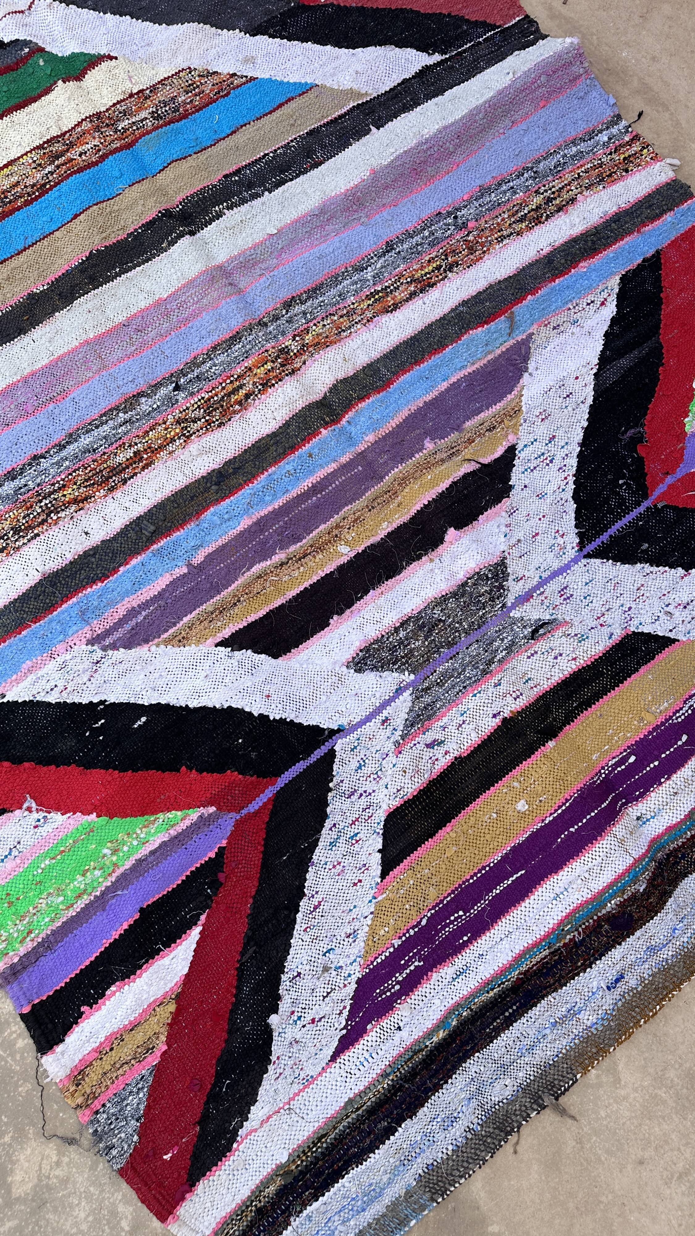 Colorful Moroccan rug - 164 x 275 cm