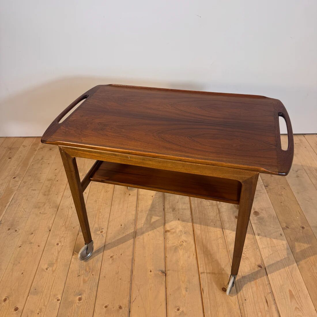Desserte danoise en teck, années 1960