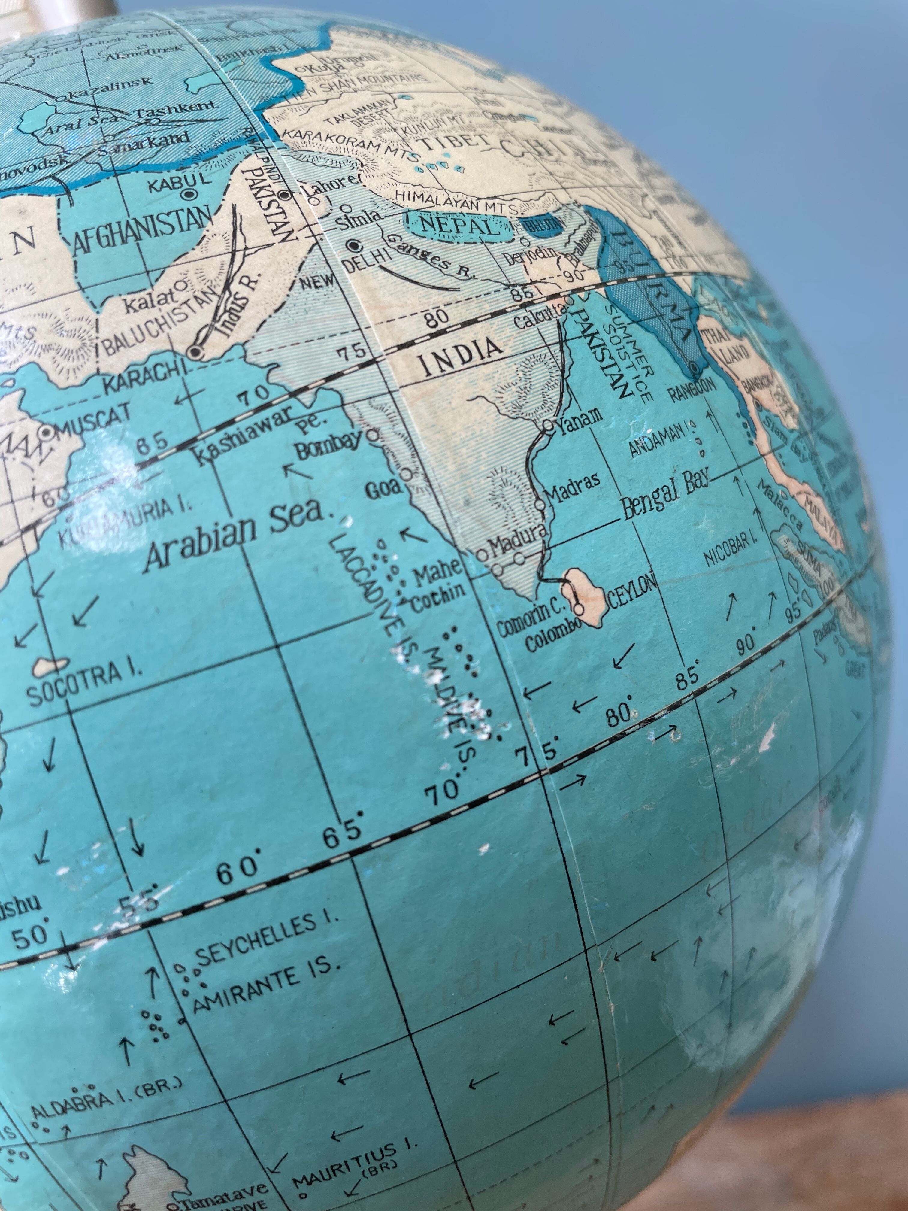 Globe terrestre vintage KED