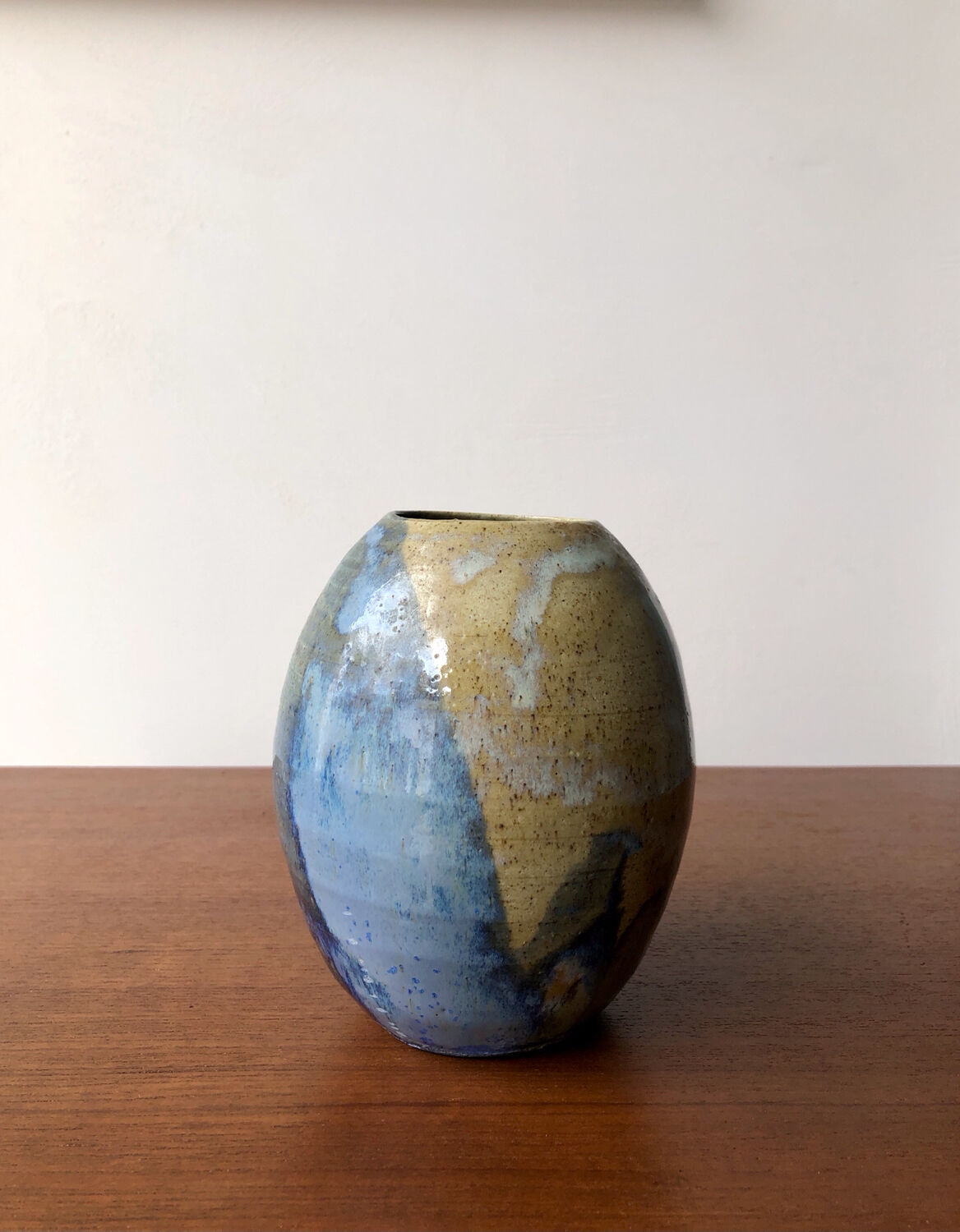Vase émail bleu et beige