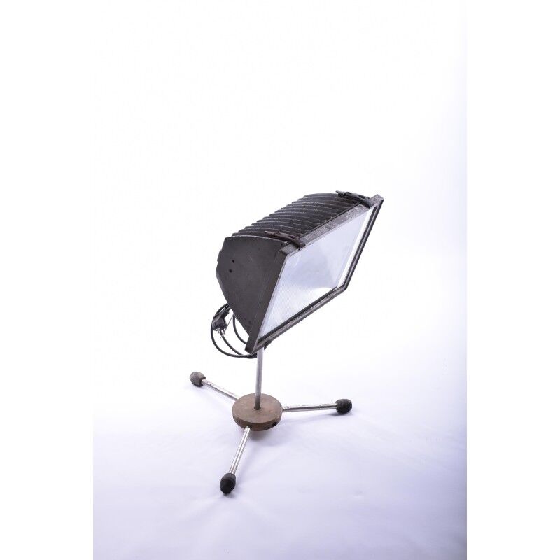 Industrial spot short foot