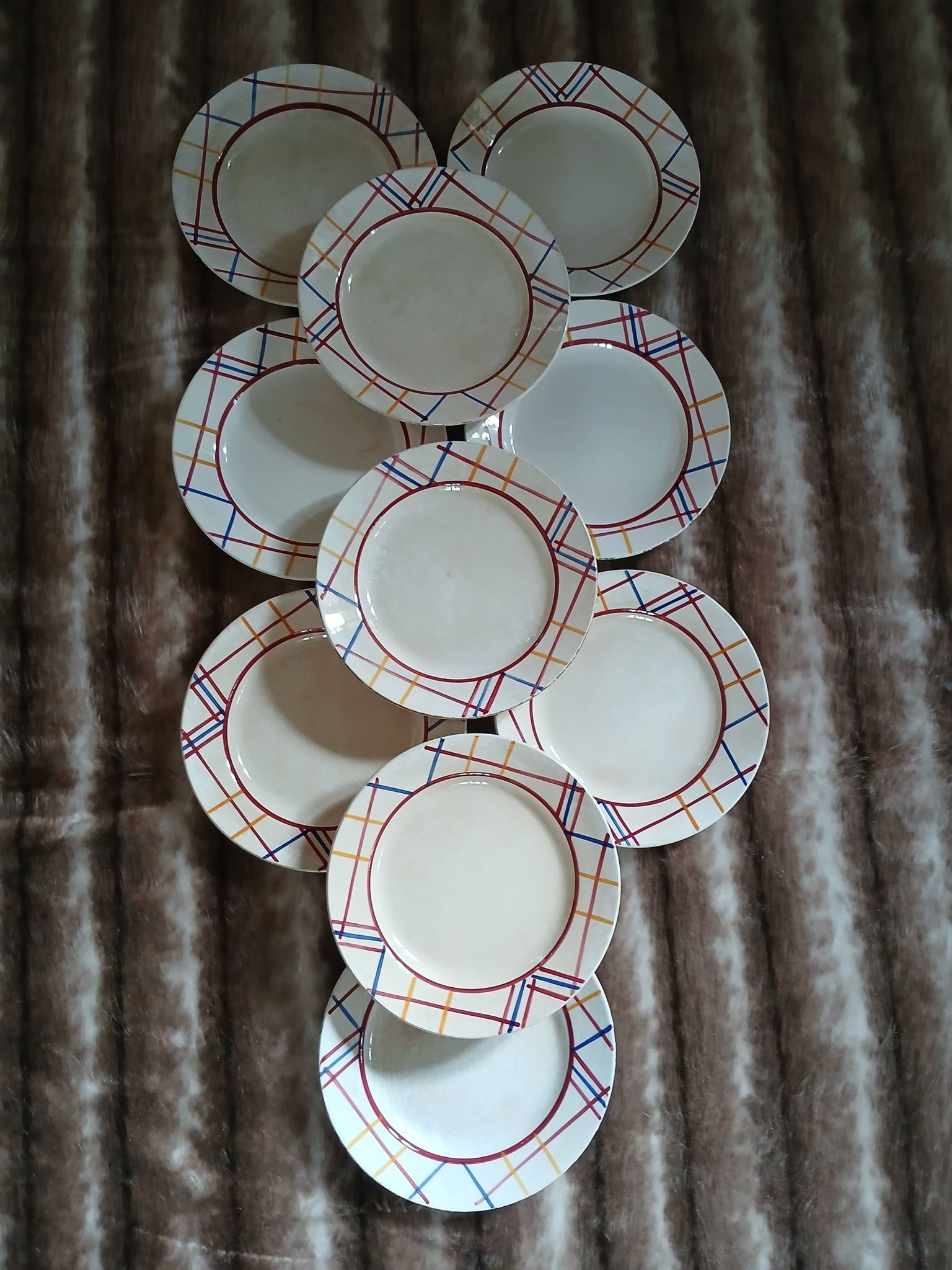 10 antique flat plates from Gien