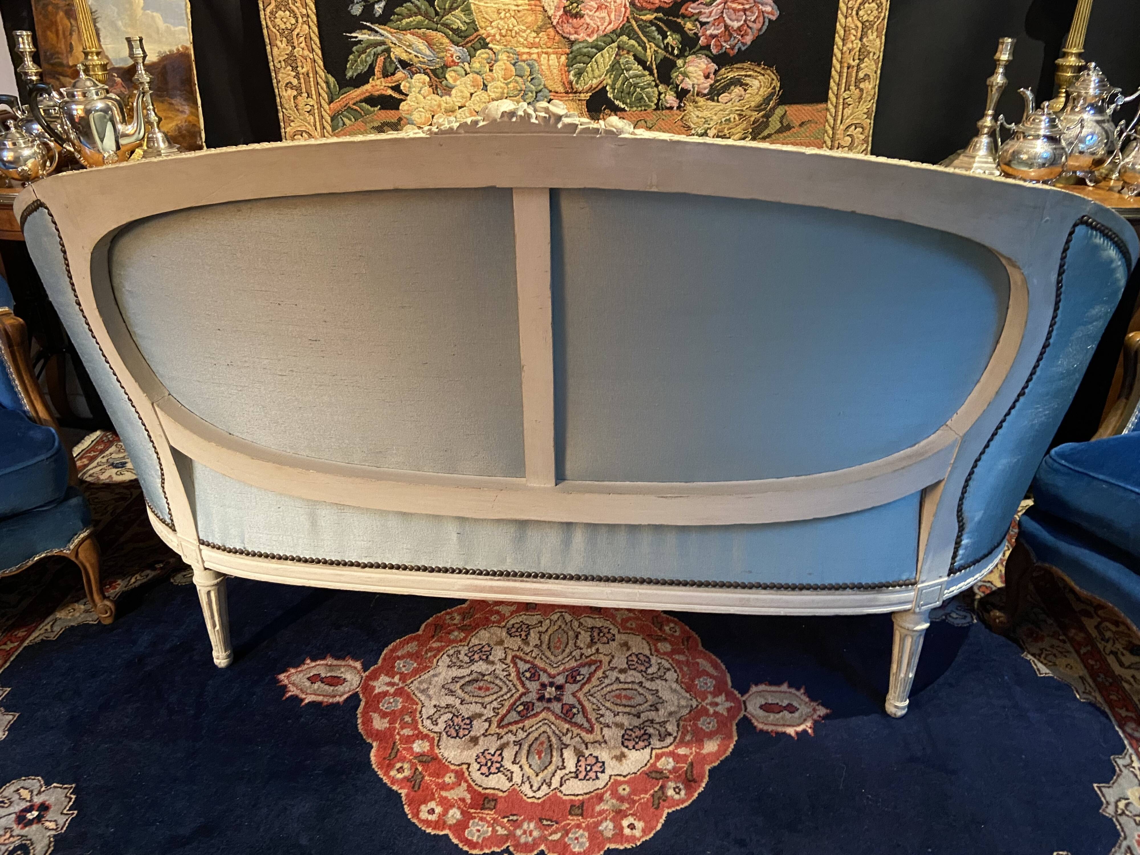 Louis XVI basket sofa from the 18th century