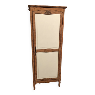 Renovated wooden bonnetière