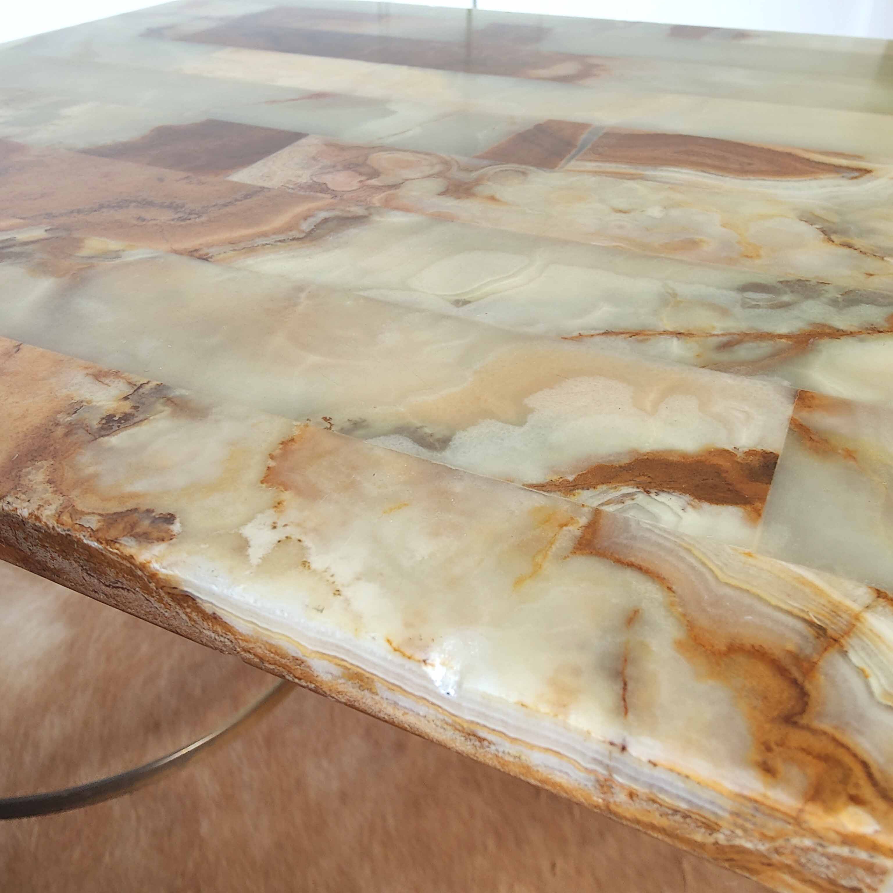 Coffee table marble onyx and gilded metal