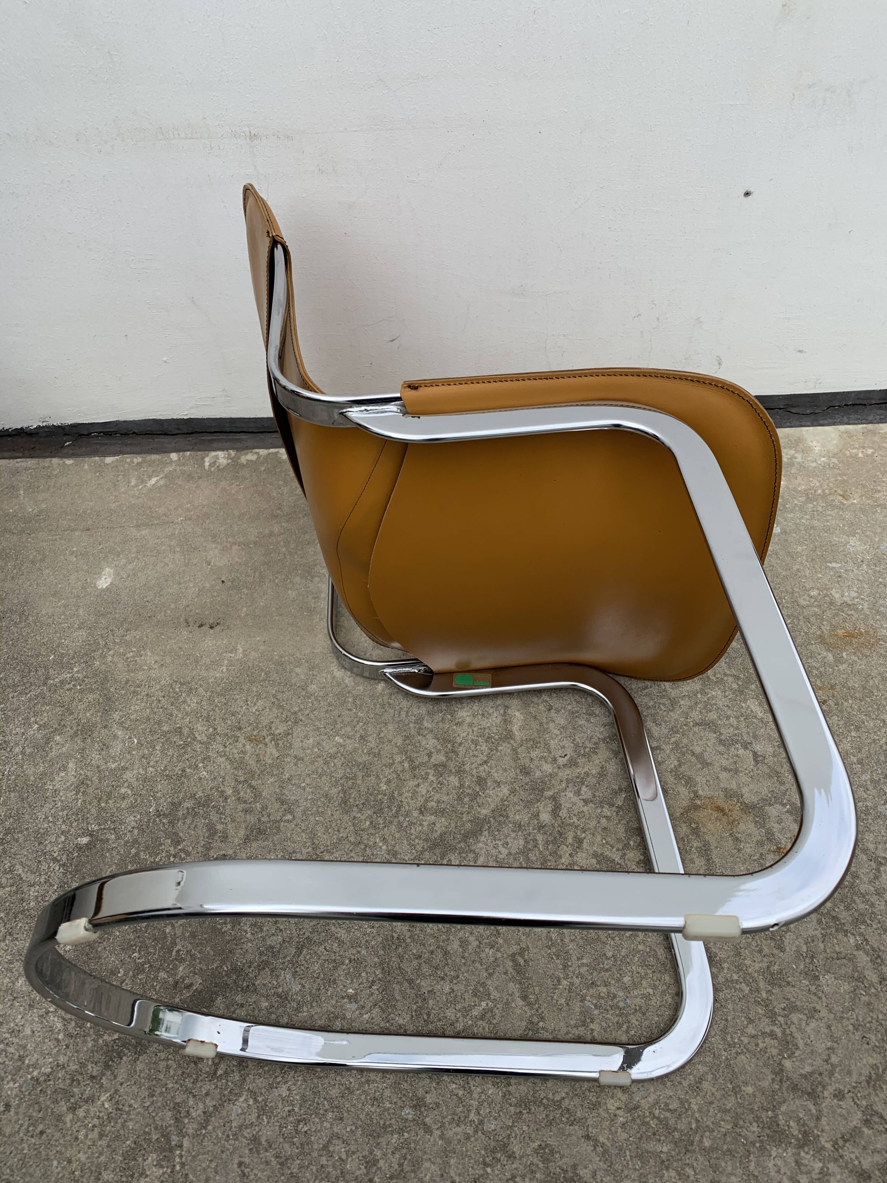 Lot 4 Italian chairs, Cidue camel leather and chrome 1970