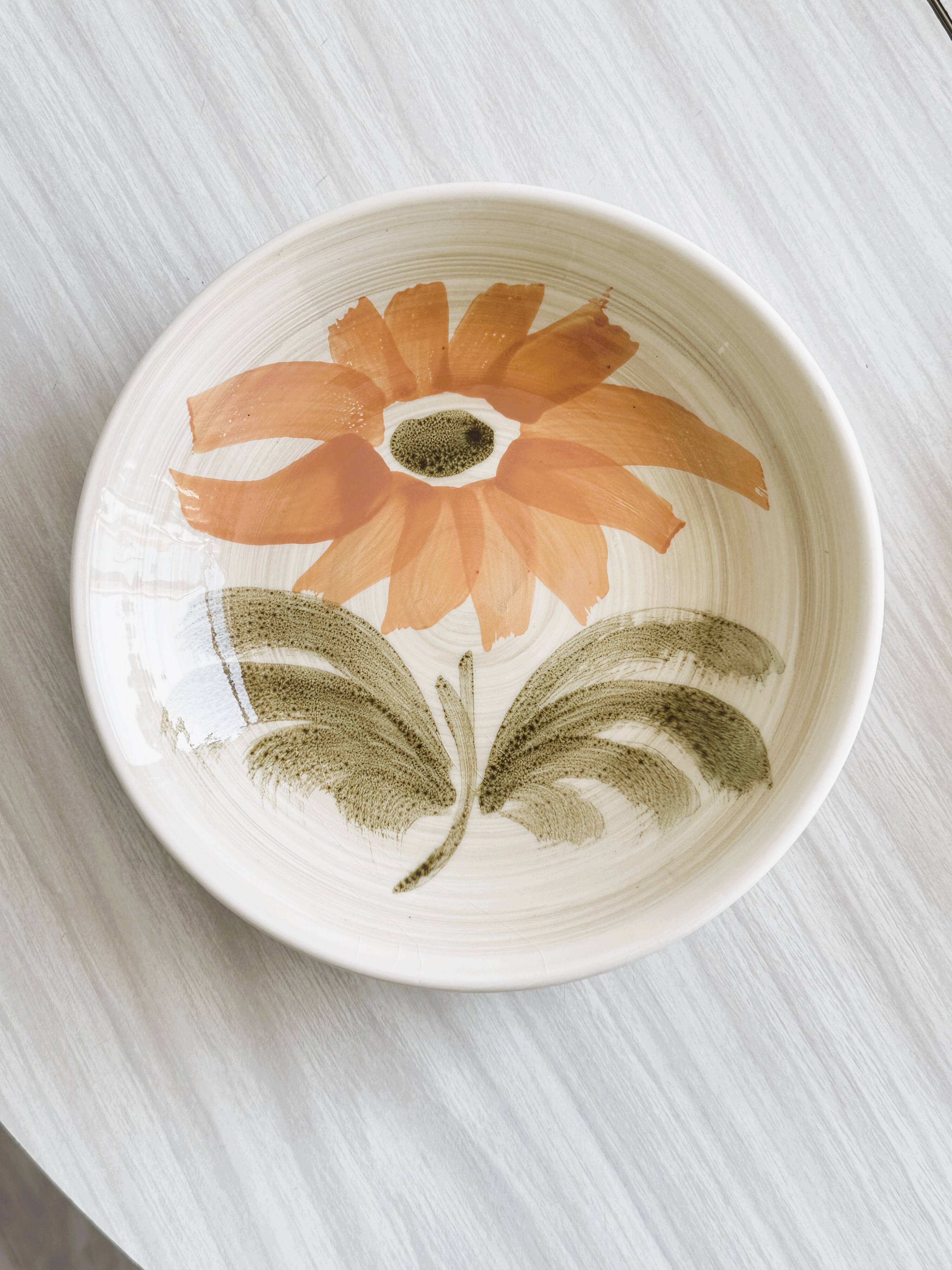 6 ceramic soup plates – hand-painted floral decoration