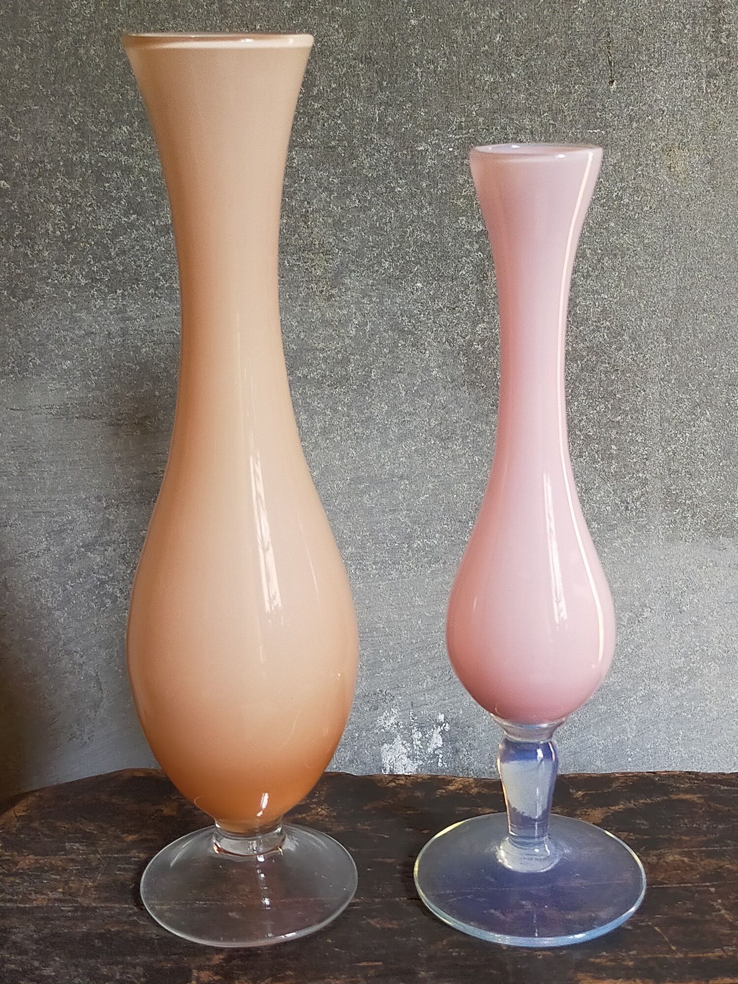 Duo of soliflores vintage glass and opaline