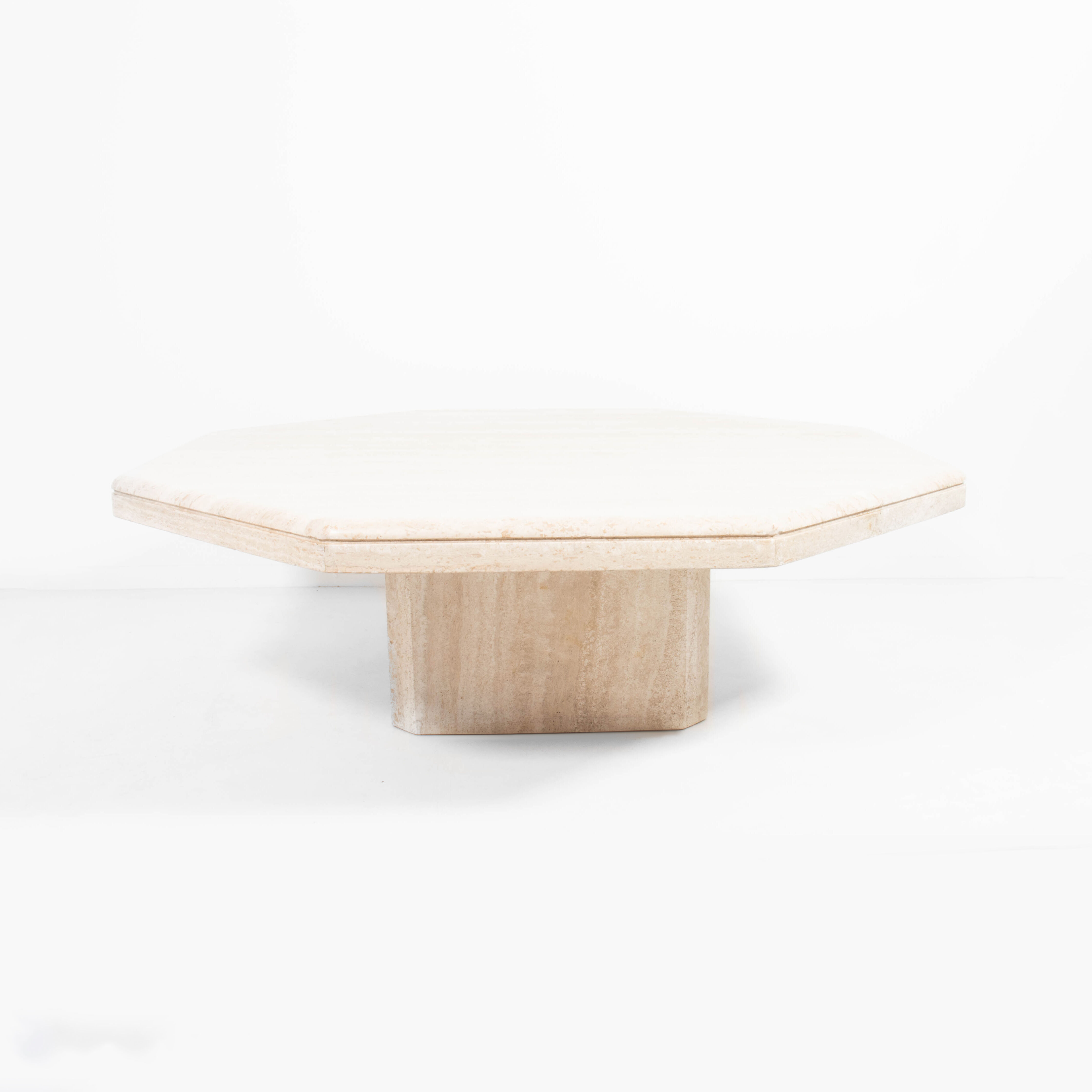Table basse en travertin