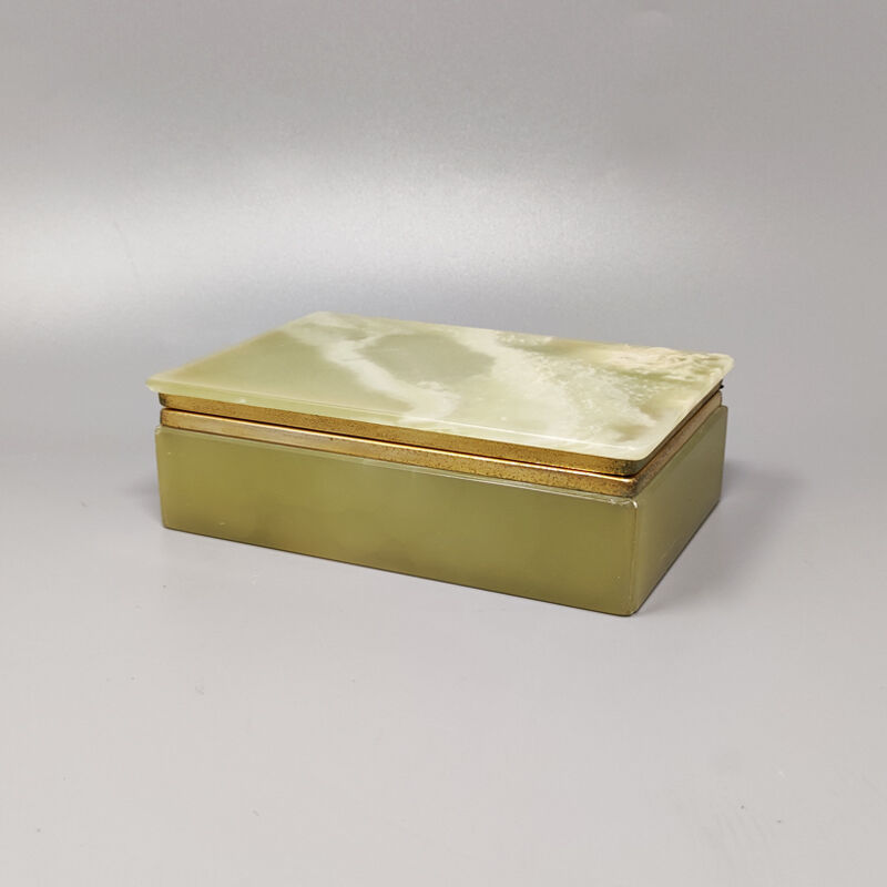 Astonishing green onyx box made in italy