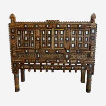 Ancient Indian furniture Damchiya