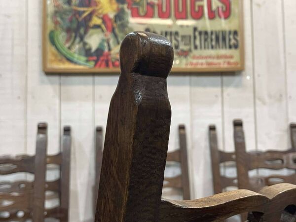 Suite de 6 chaises anglaises 19ème en chêne