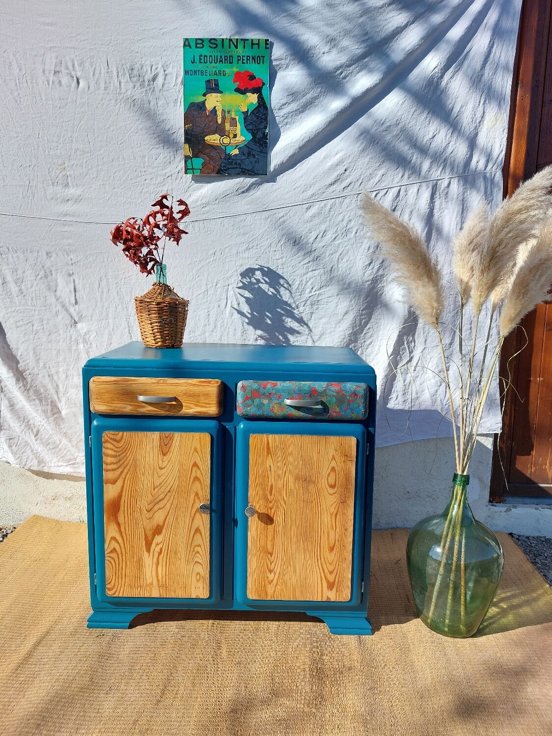 Compass feet sideboard