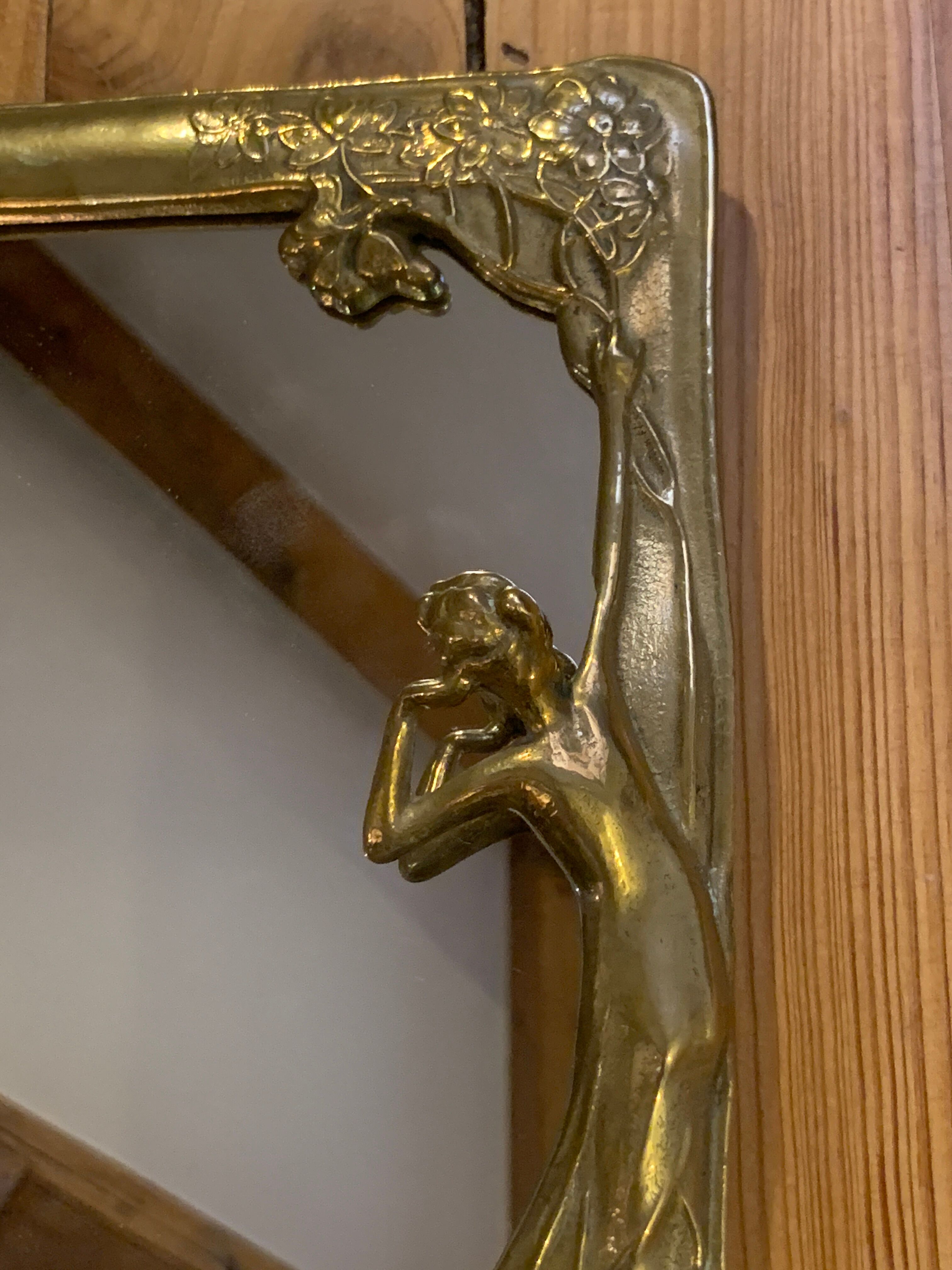 Mirror to install brass frame