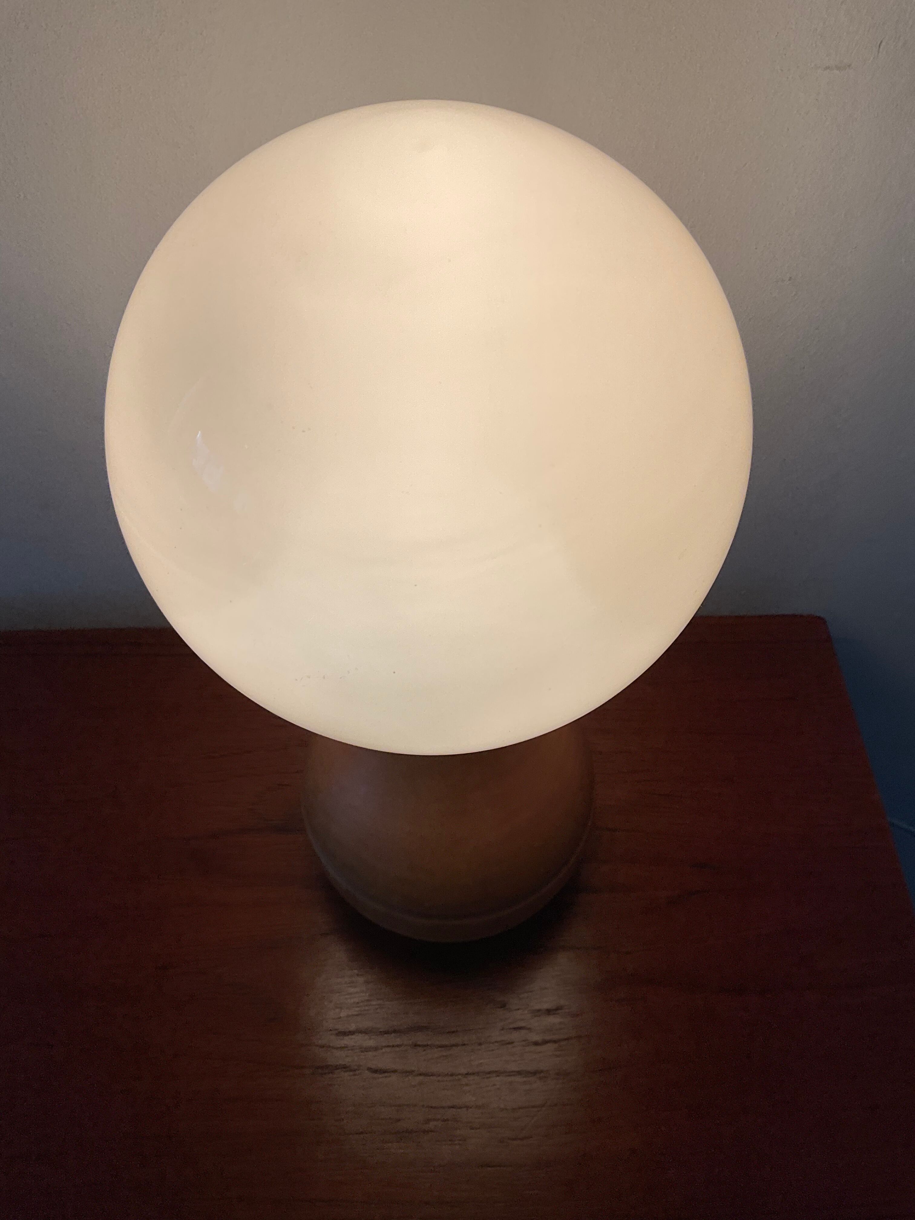 Vintage lamp in wood and opaline