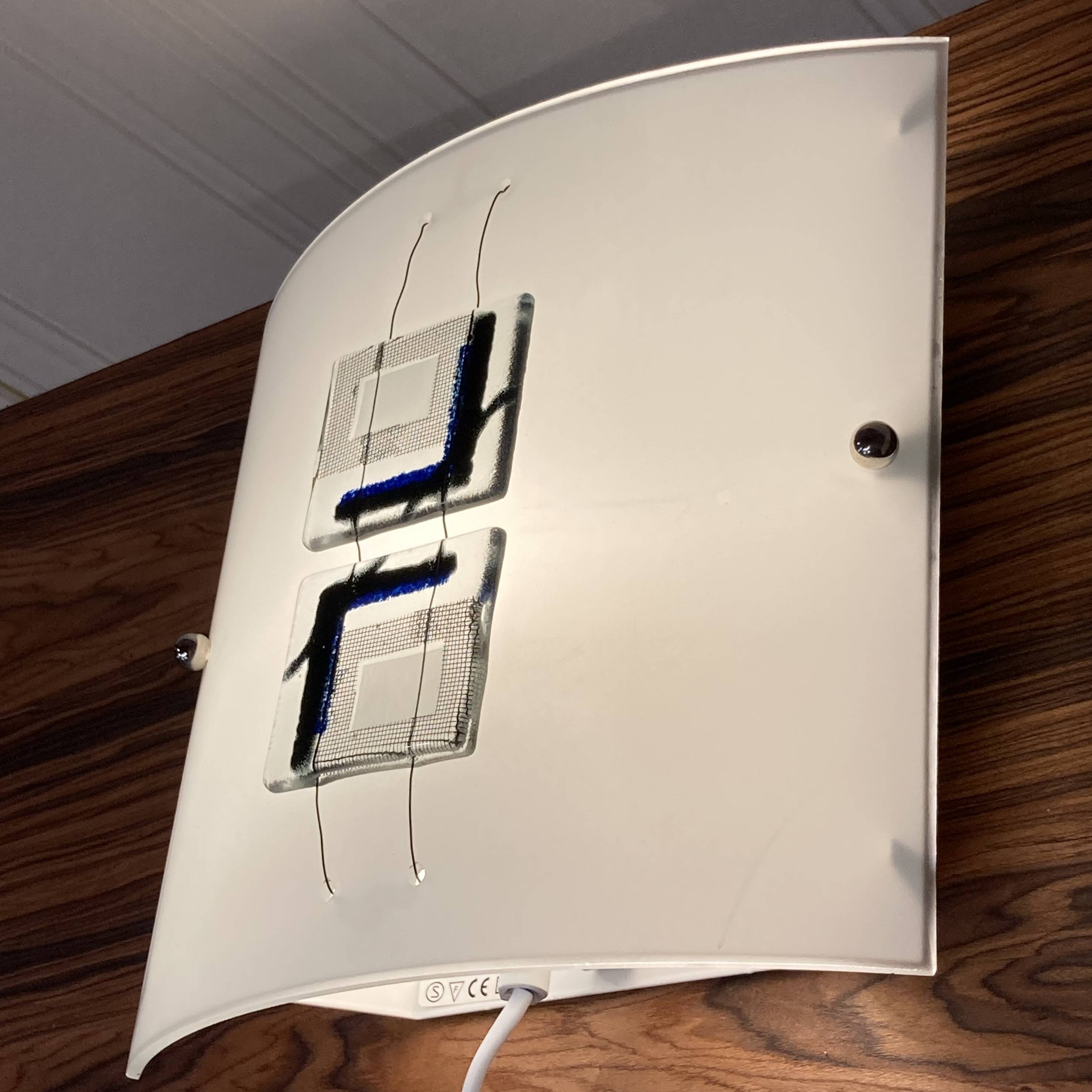 LARGE GLASS PASTE DESIGN WALL LIGHT.