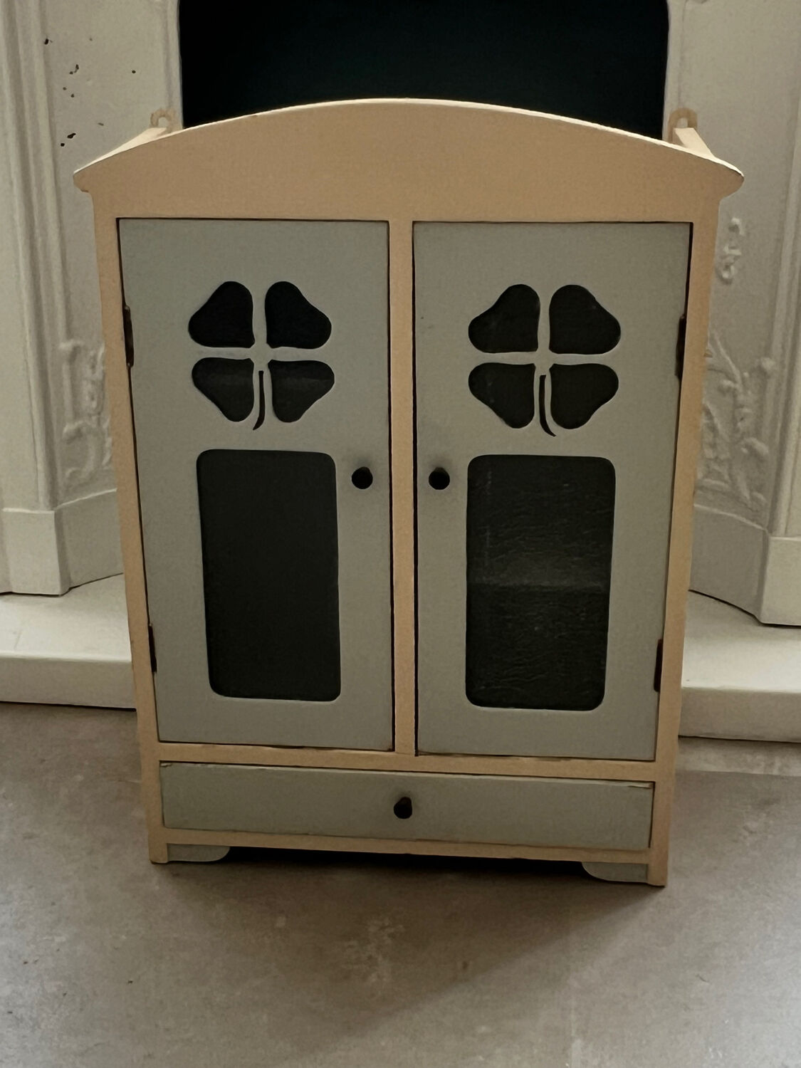 Small old medicine cabinet