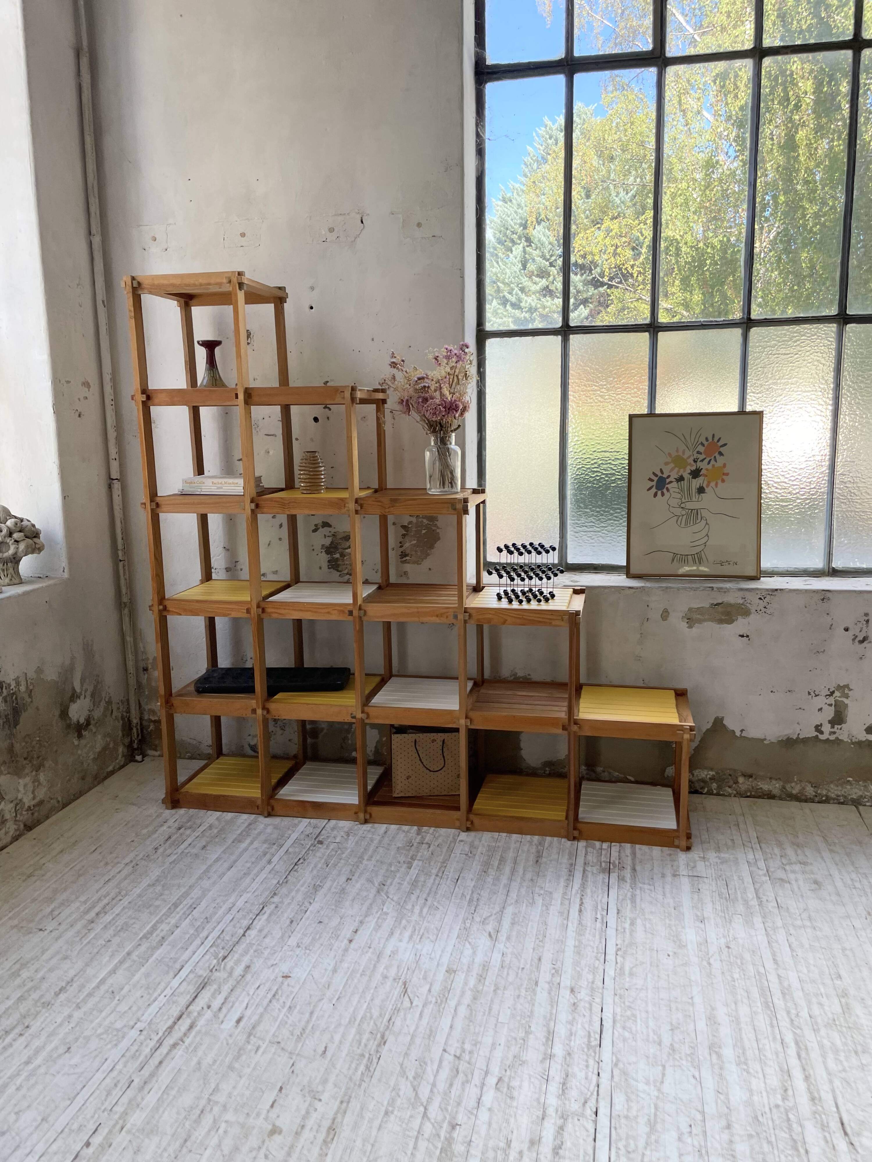 Bauhaus Maison Regain yellow white shelf