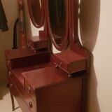 Mahogany hairdresser