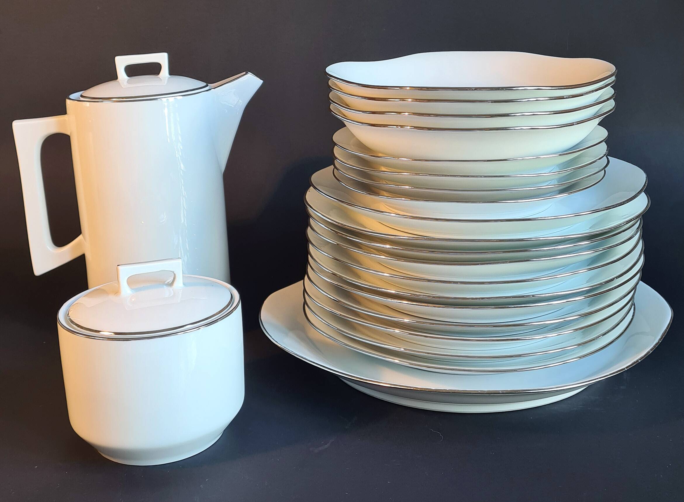 Art Deco dinner service in Fine Limoges Porcelain, signed "M&S"