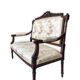 Canapé sculpté et tissu de style Louis XVI, 1900