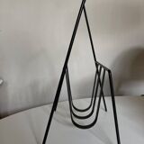 Modernist magazine rack French work 1950 in iron and brass