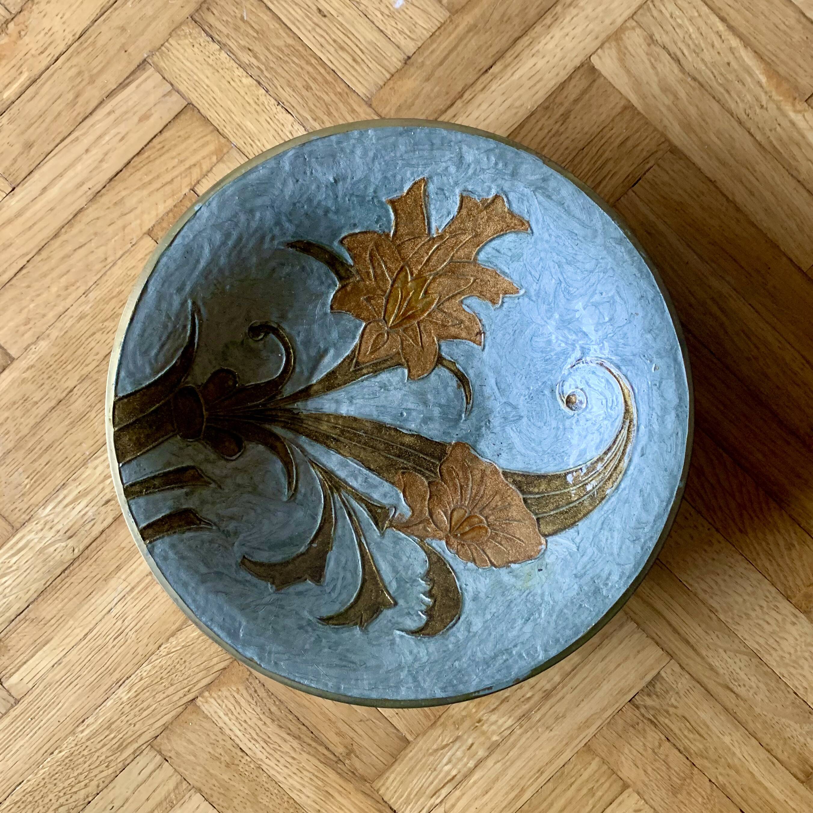 Cup on base in cloisonné brass